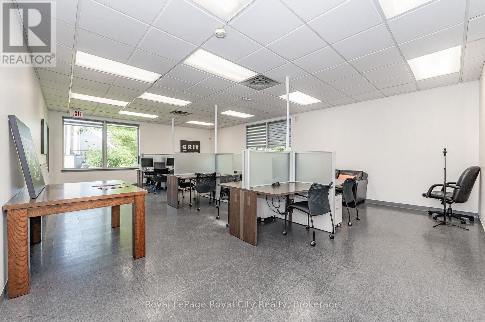 












361 SOUTHGATE DRIVE

,
Guelph (Clairfields/Hanlon Business Park),




Ontario
N1G3M5

