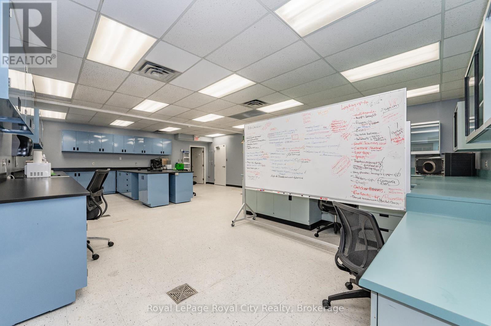 












361 SOUTHGATE DRIVE

,
Guelph (Clairfields/Hanlon Business Park),




Ontario
N1G3M5

