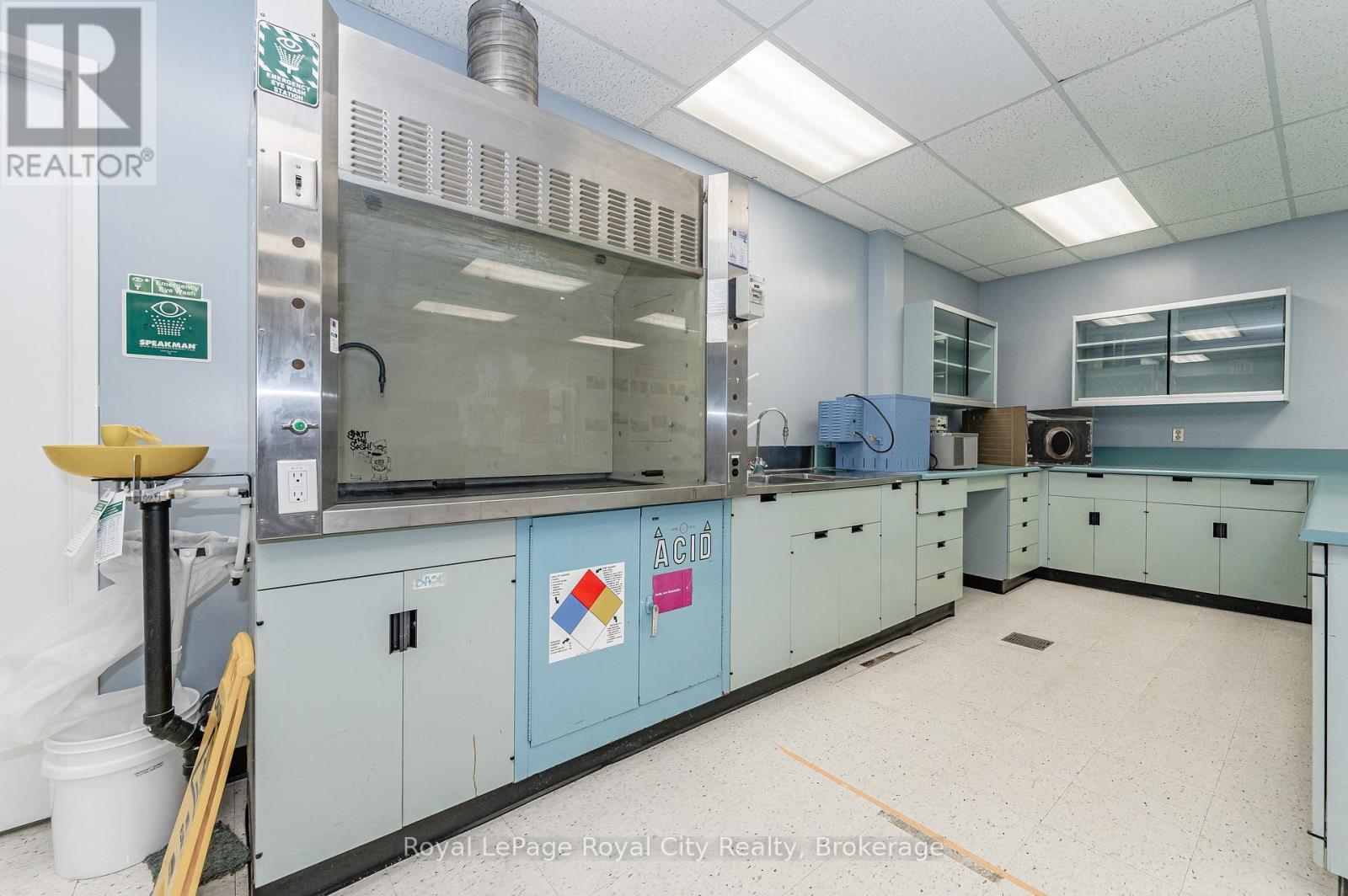 












361 SOUTHGATE DRIVE

,
Guelph (Clairfields/Hanlon Business Park),




Ontario
N1G3M5

