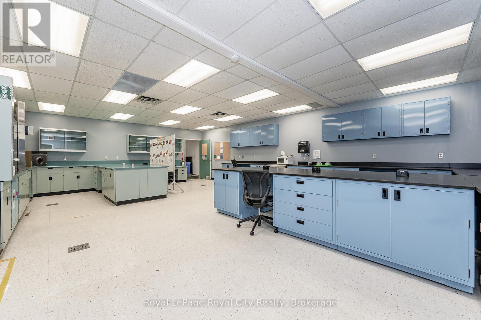 












361 SOUTHGATE DRIVE

,
Guelph (Clairfields/Hanlon Business Park),




Ontario
N1G3M5

