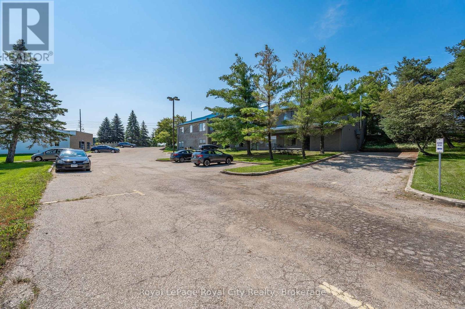 












361 SOUTHGATE DRIVE

,
Guelph (Clairfields/Hanlon Business Park),




Ontario
N1G3M5

