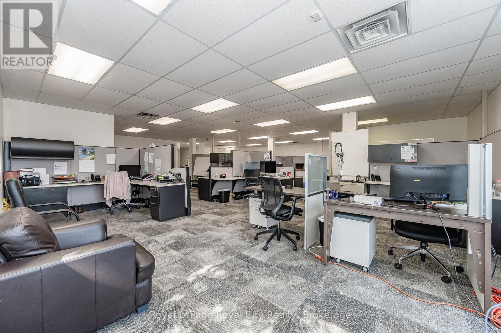 












361 SOUTHGATE DRIVE

,
Guelph (Clairfields/Hanlon Business Park),




Ontario
N1G3M5

