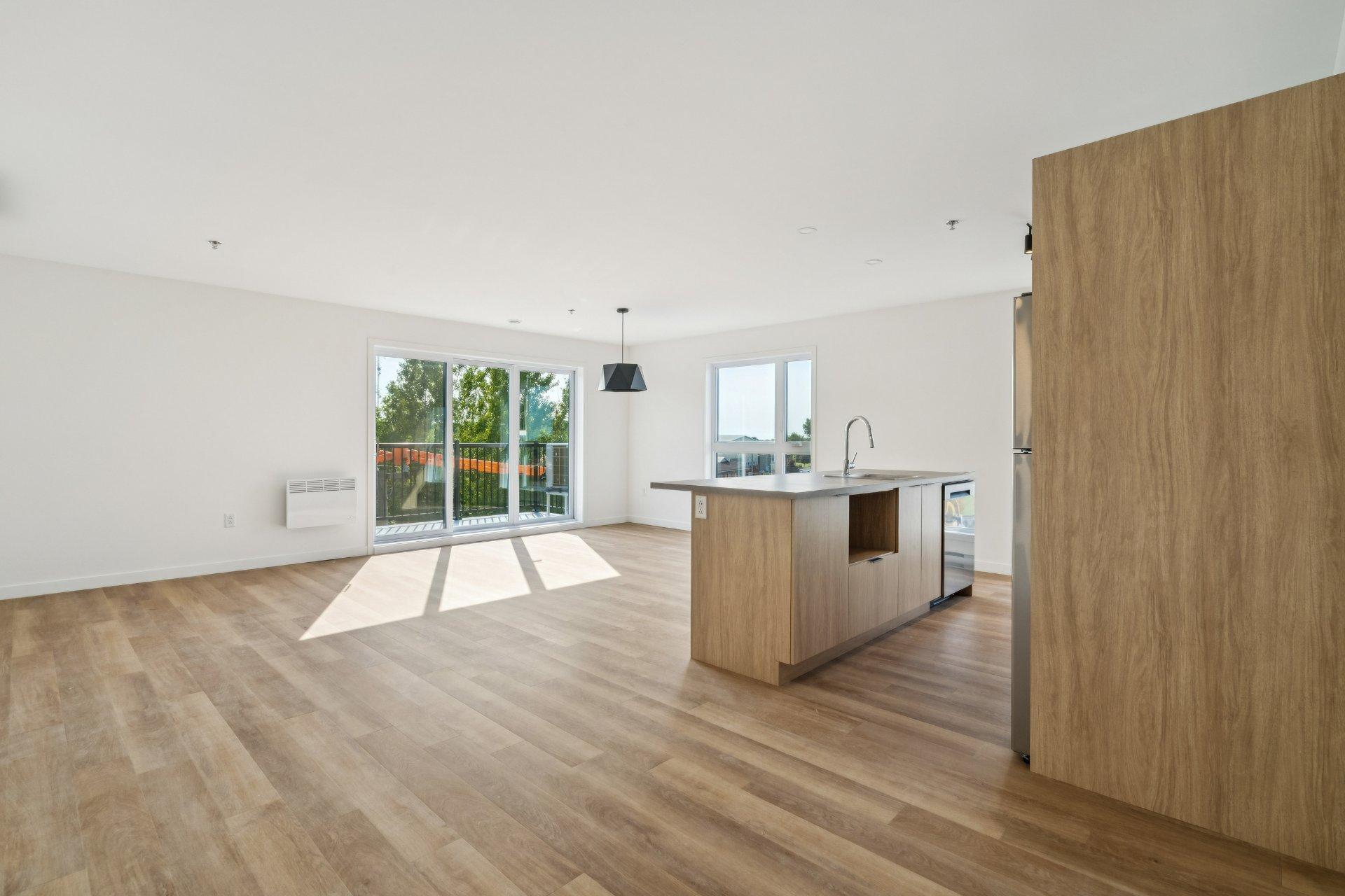 









4955


Rue des Ormes

, 2404,
Contrecoeur,




QC
J0L1C0


