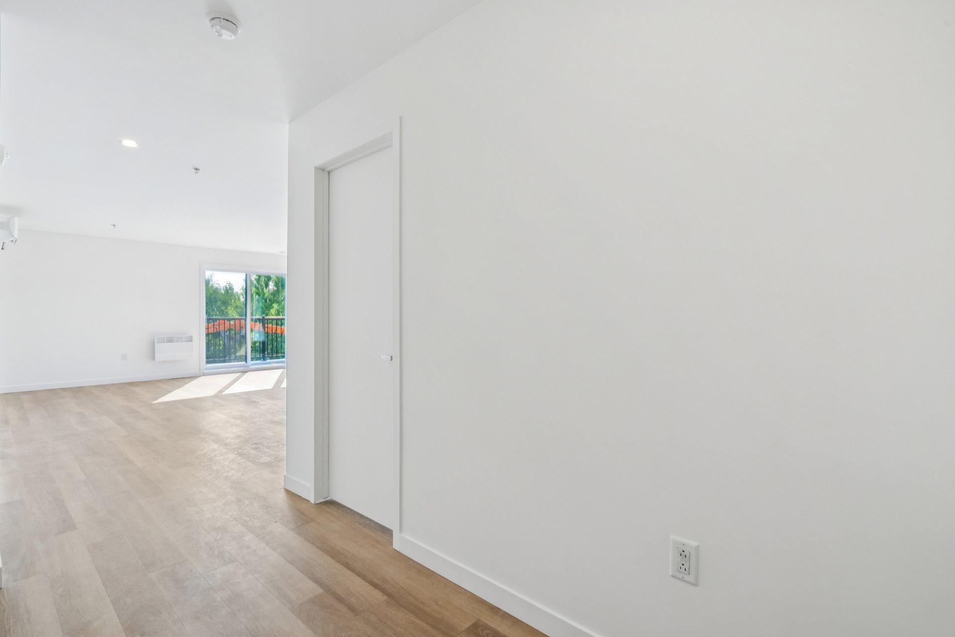 









4955


Rue des Ormes

, 2404,
Contrecoeur,




QC
J0L1C0

