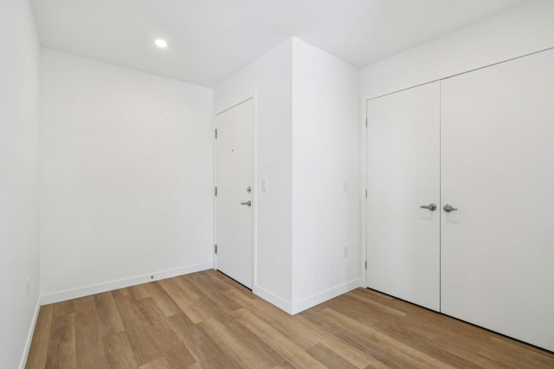 









4955


Rue des Ormes

, 2404,
Contrecoeur,




QC
J0L1C0

