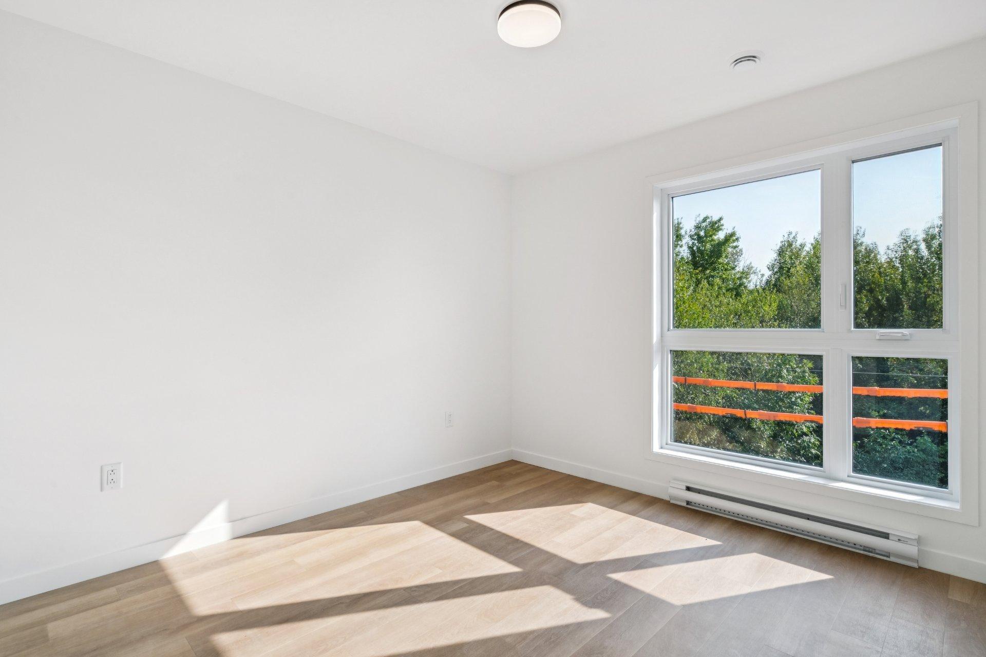 









4955


Rue des Ormes

, 2404,
Contrecoeur,




QC
J0L1C0

