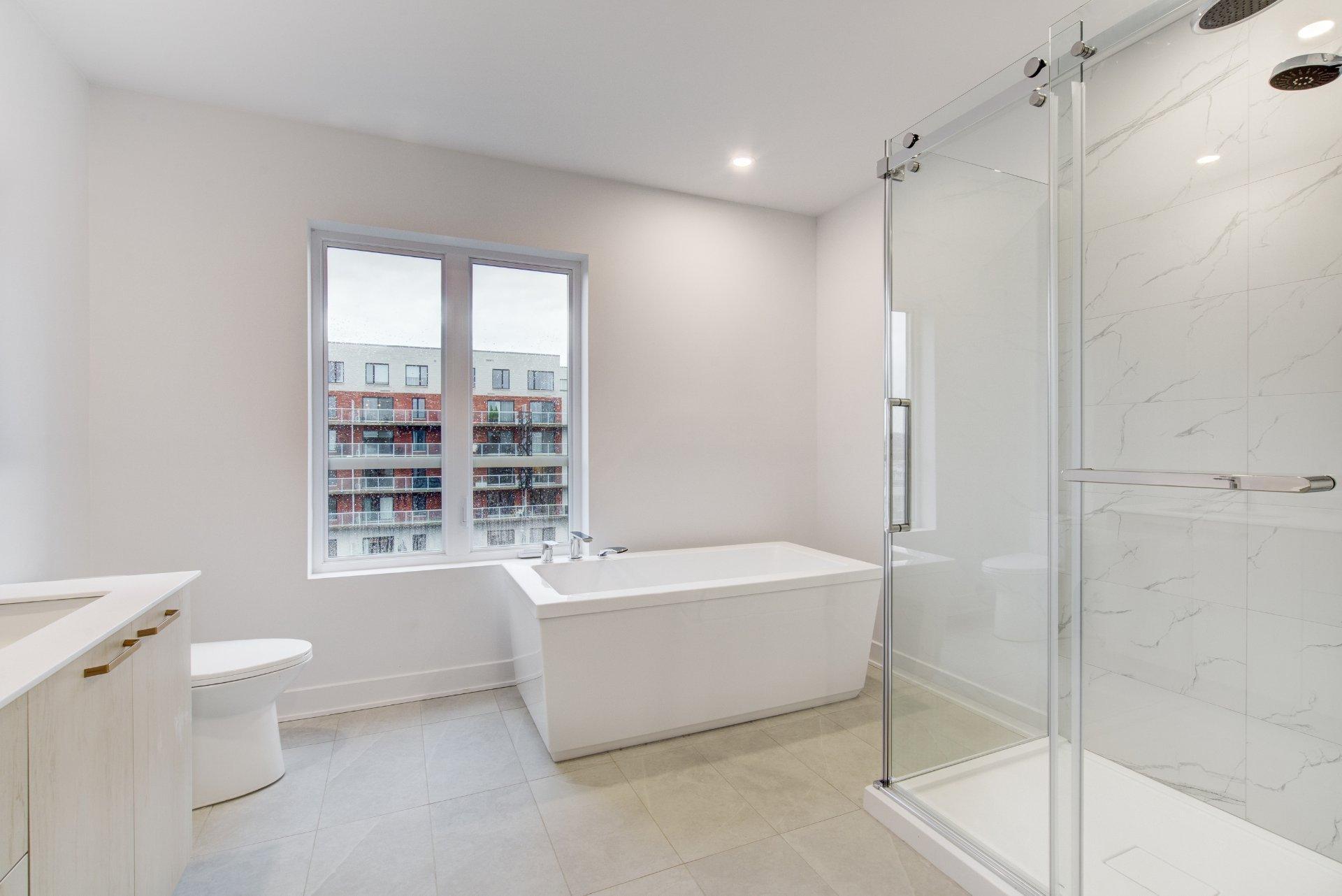 









210


Rue St-Paul

, 204,
Saint-Jean-sur-Richelieu,




QC
J3B0L5

