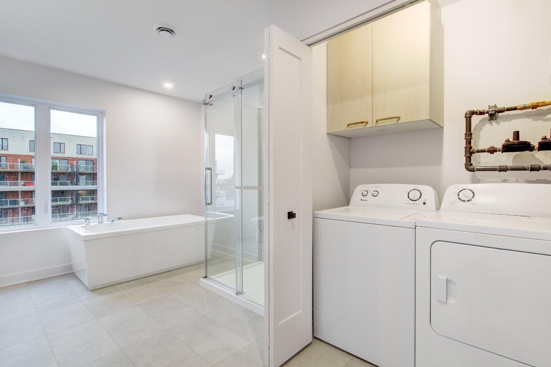 









210


Rue St-Paul

, 204,
Saint-Jean-sur-Richelieu,




QC
J3B0L5

