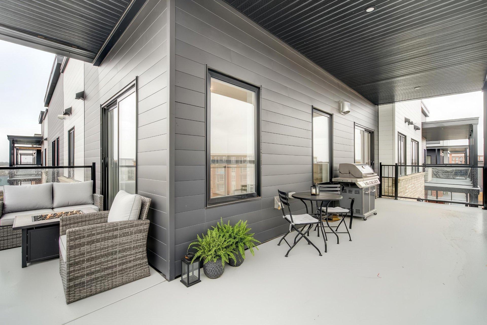









210


Rue St-Paul

, 204,
Saint-Jean-sur-Richelieu,




QC
J3B0L5

