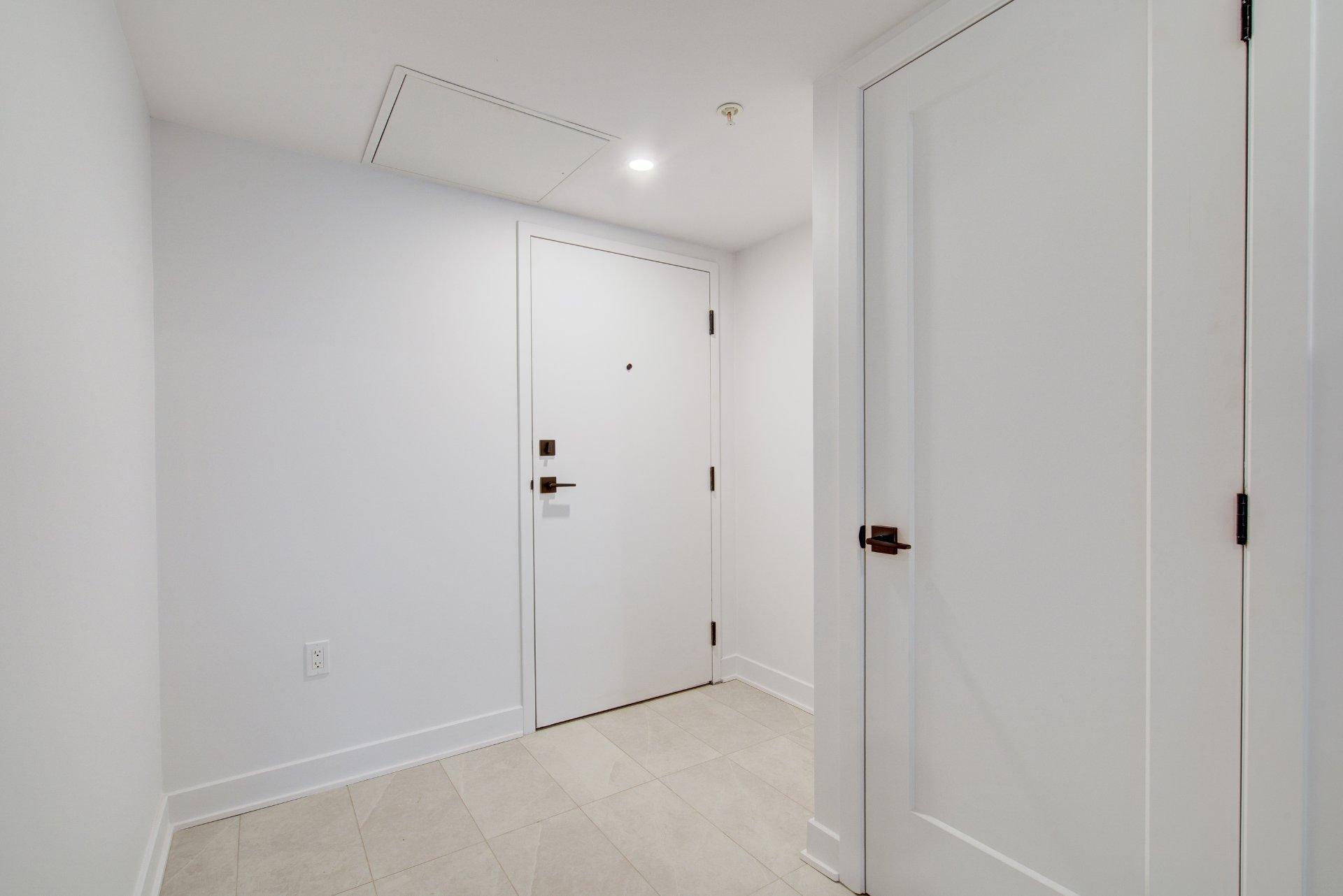 









210


Rue St-Paul

, 204,
Saint-Jean-sur-Richelieu,




QC
J3B0L5

