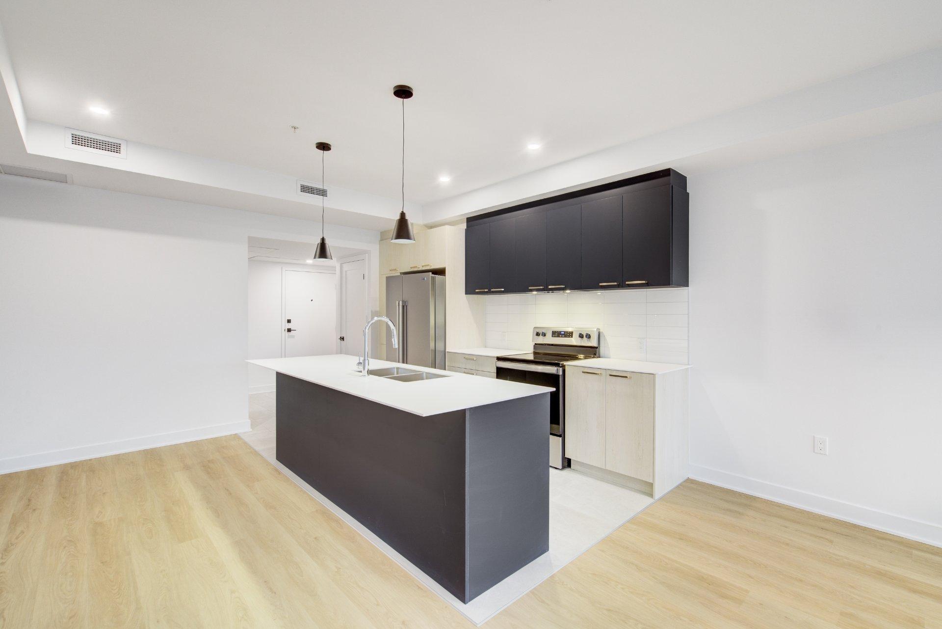 









210


Rue St-Paul

, 204,
Saint-Jean-sur-Richelieu,




QC
J3B0L5

