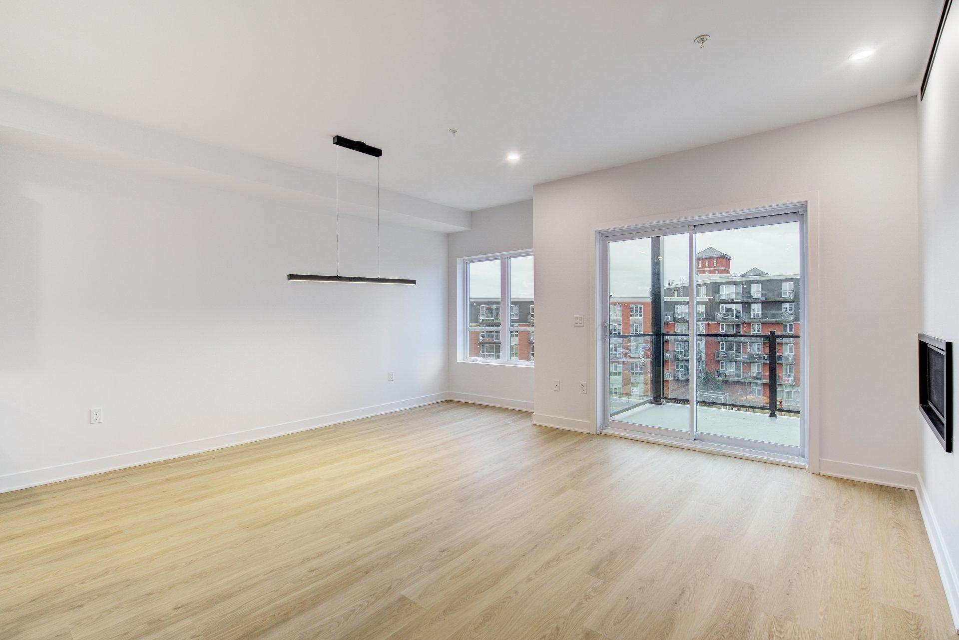 









210


Rue St-Paul

, 204,
Saint-Jean-sur-Richelieu,




QC
J3B0L5


