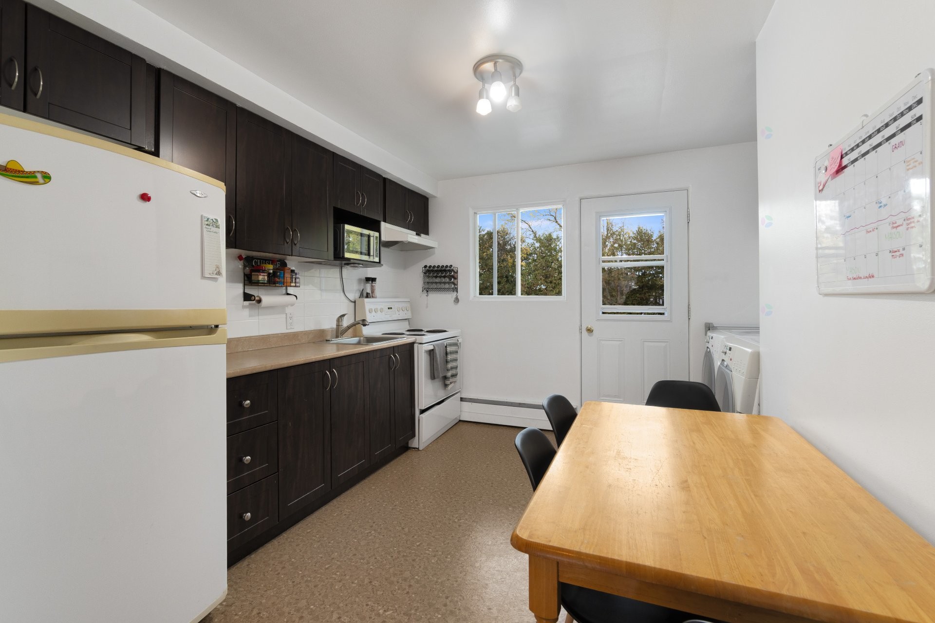 









535


Rue Papineau

,
Sherbrooke (Fleurimont),




QC
J1E1X9

