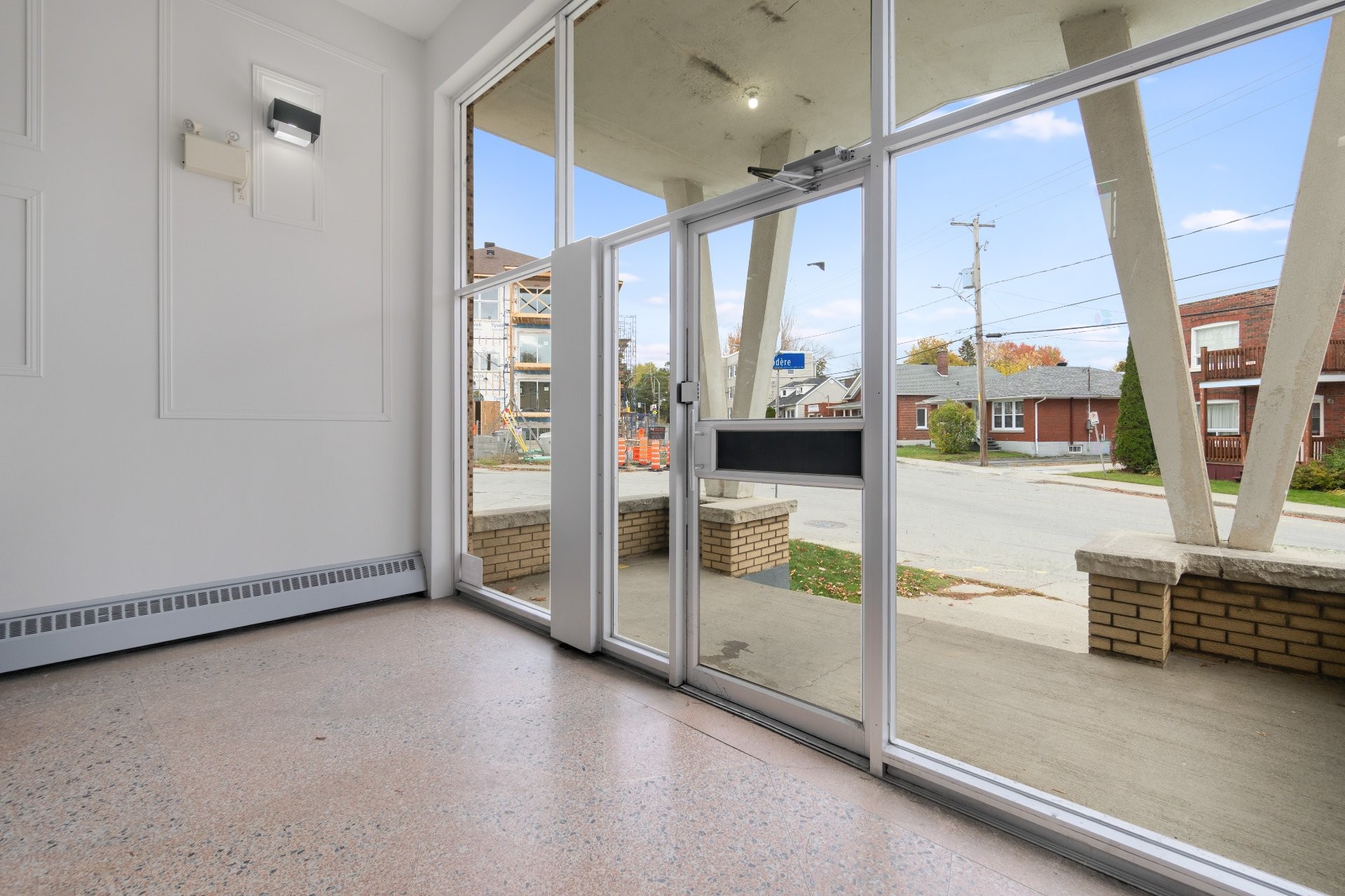 









535


Rue Papineau

,
Sherbrooke (Fleurimont),




QC
J1E1X9

