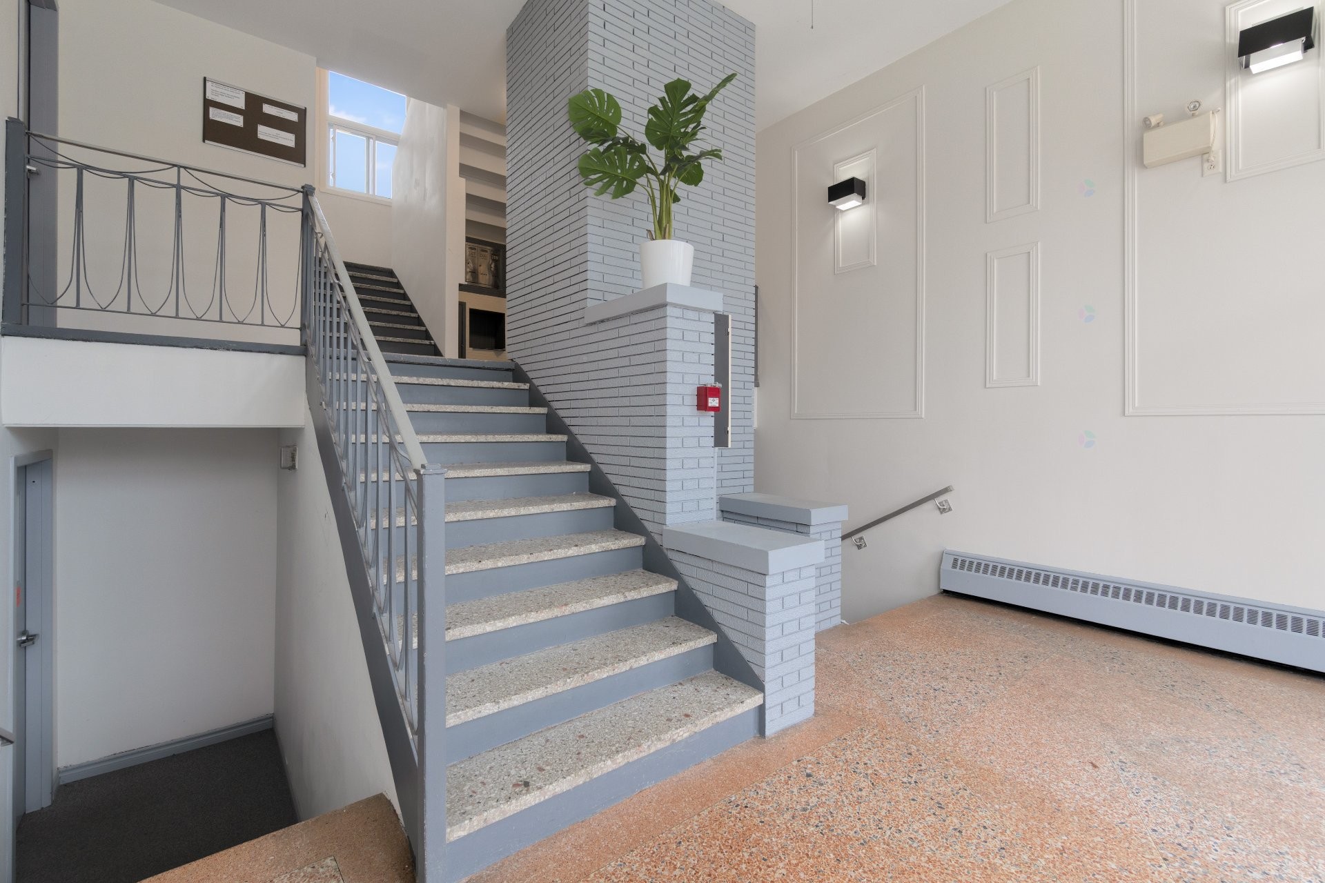 









535


Rue Papineau

,
Sherbrooke (Fleurimont),




QC
J1E1X9

