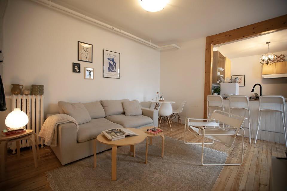 









79


Rue Fraser

, 1,
Québec (La Cité-Limoilou),




QC
G1R2B7

