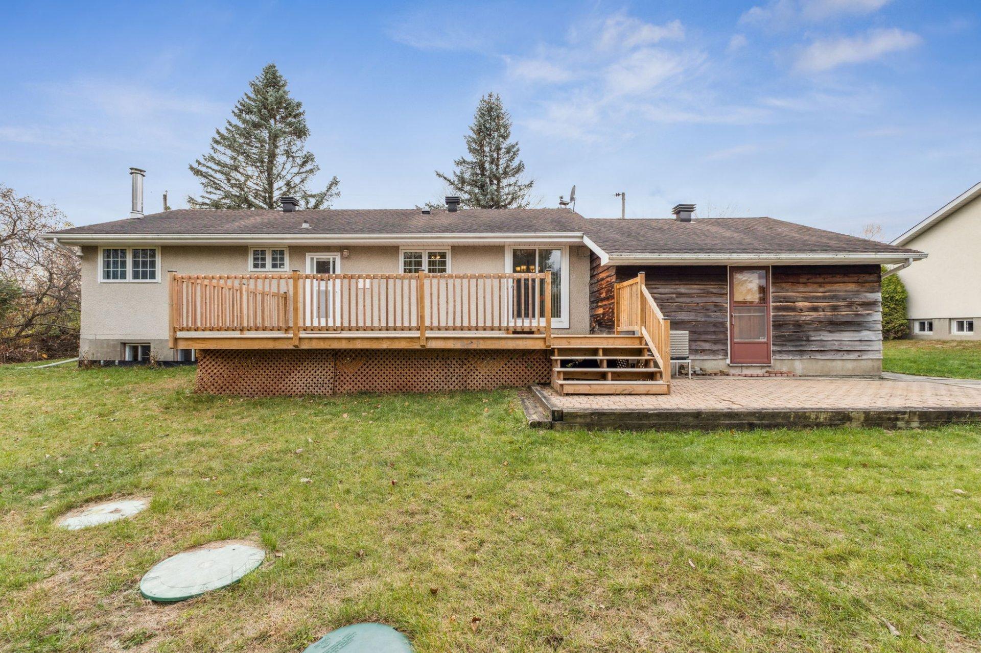 









24


Rue Sunset

,
Gatineau (Gatineau),




QC
J8P8B1

