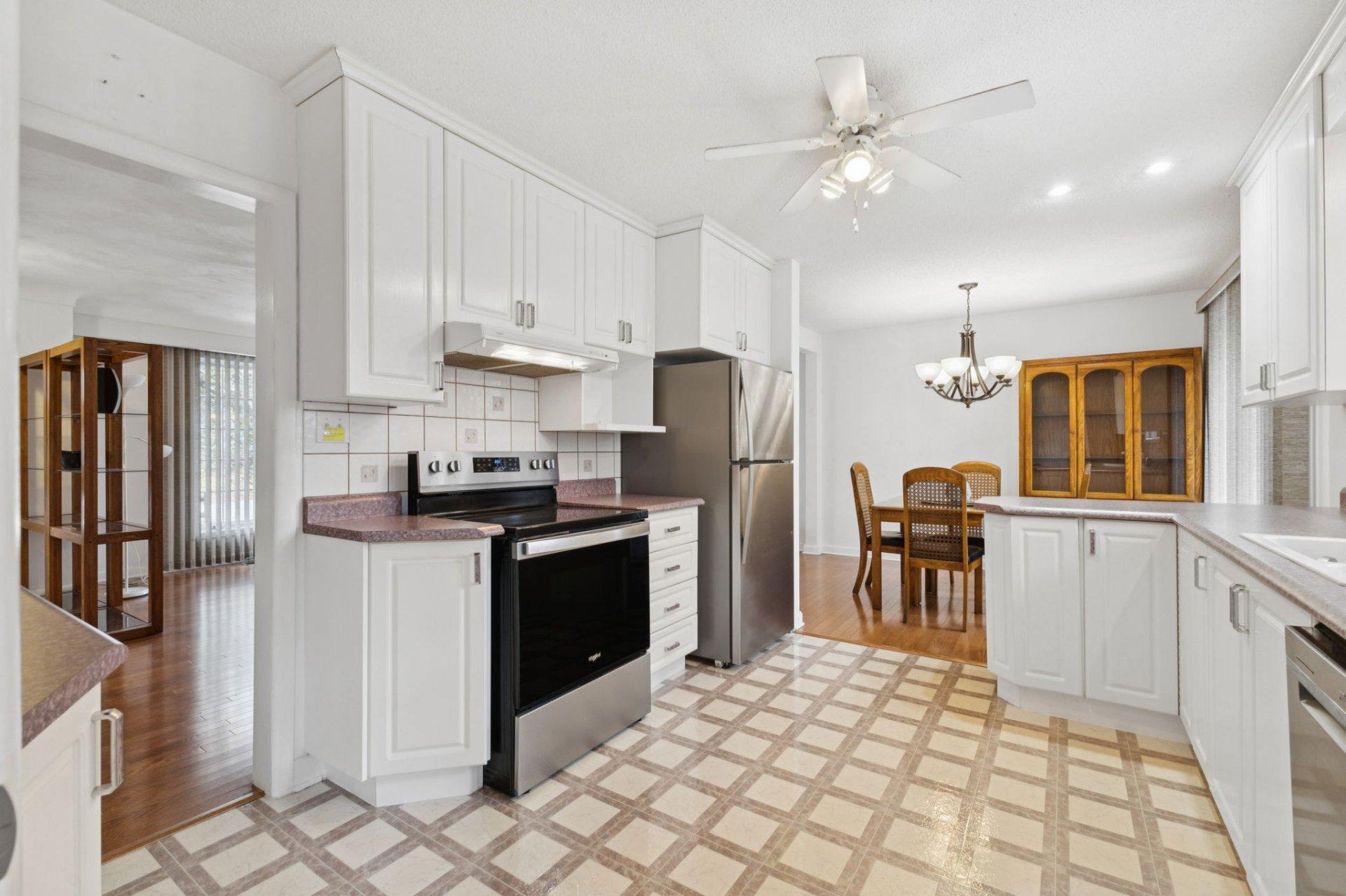 









24


Rue Sunset

,
Gatineau (Gatineau),




QC
J8P8B1

