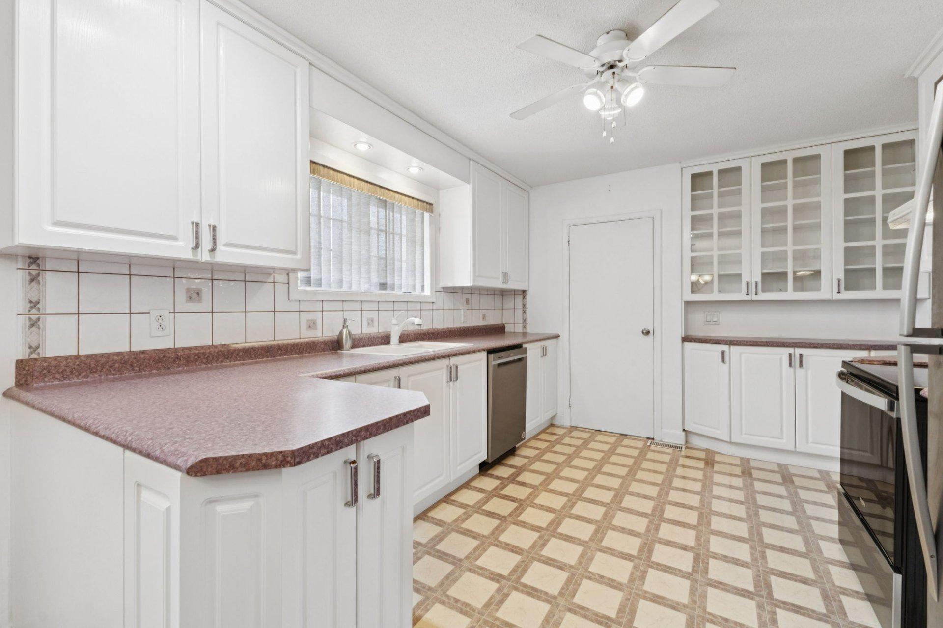 









24


Rue Sunset

,
Gatineau (Gatineau),




QC
J8P8B1

