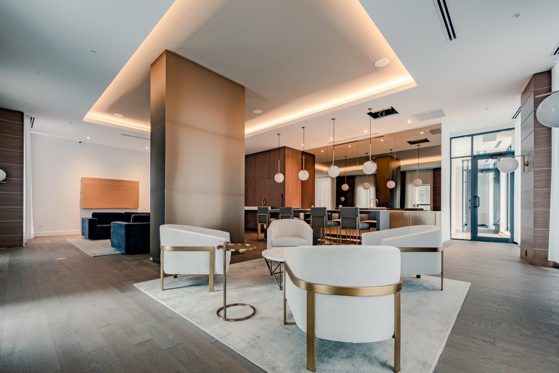 









628


Rue St-Jacques

, 1606,
Montréal (Ville-Marie),




QC
H3C0E1

