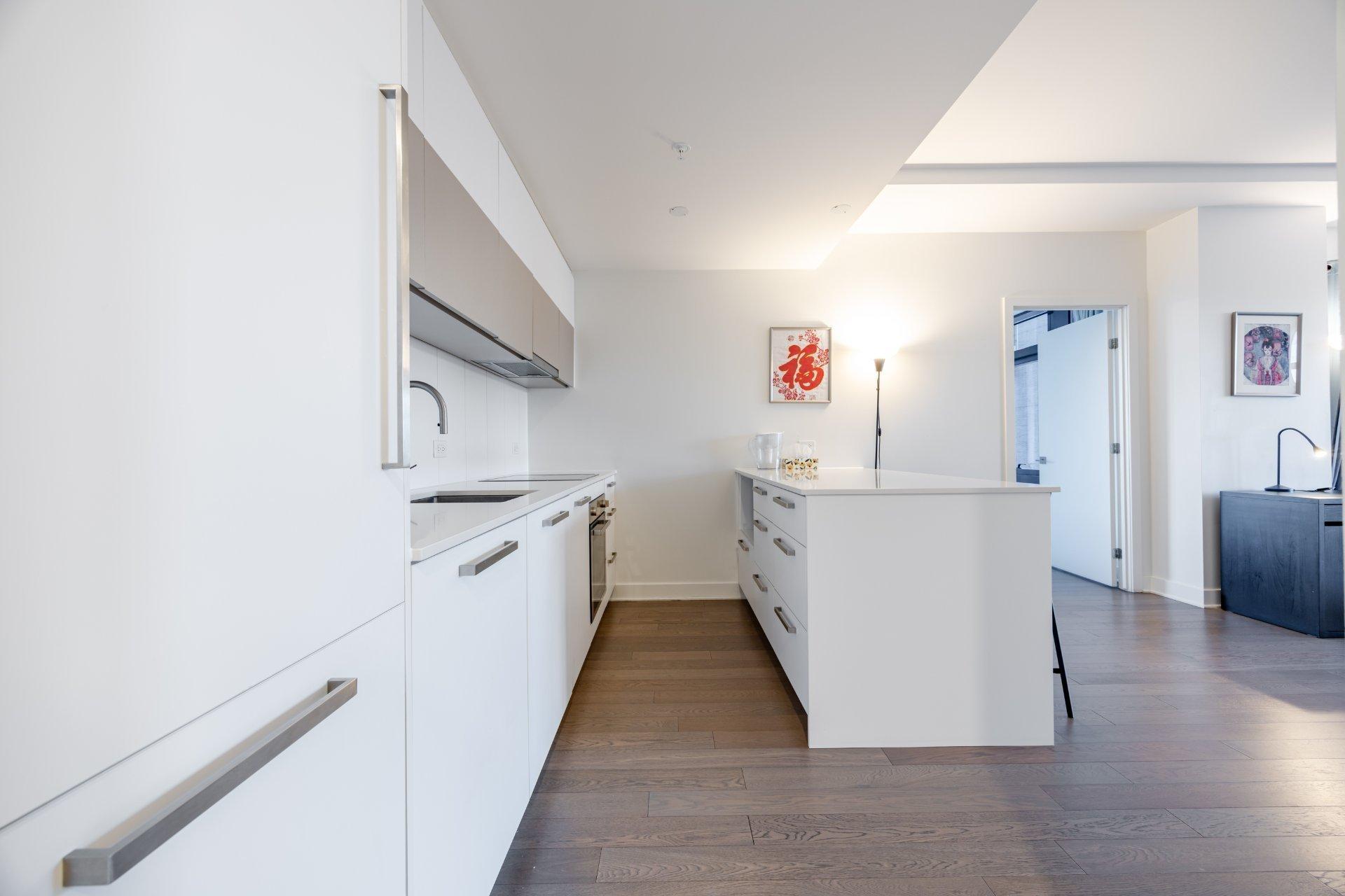 









628


Rue St-Jacques

, 1606,
Montréal (Ville-Marie),




QC
H3C0E1

