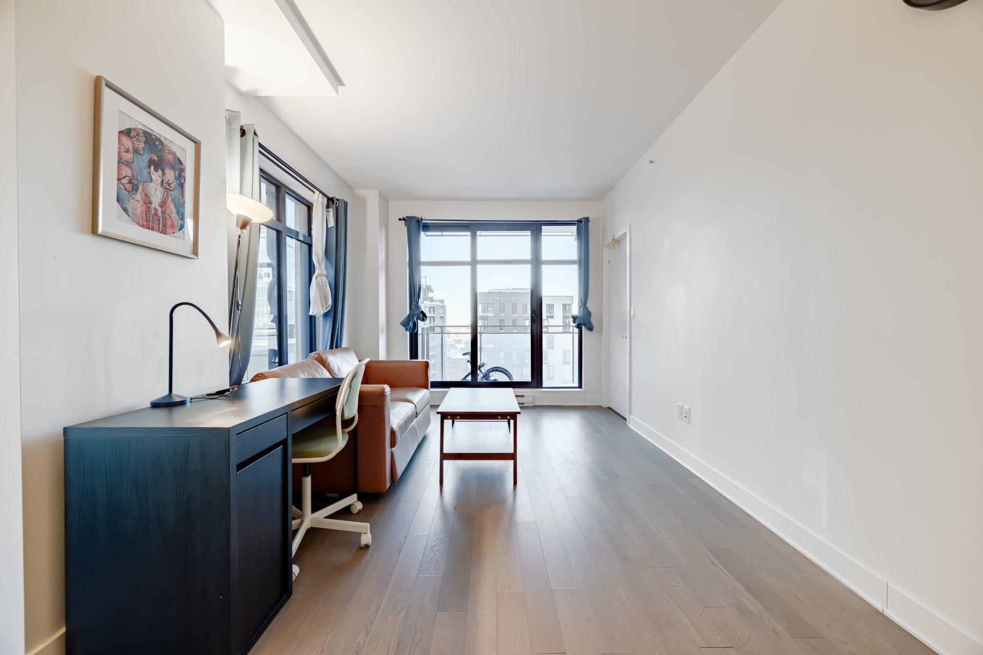 









628


Rue St-Jacques

, 1606,
Montréal (Ville-Marie),




QC
H3C0E1

