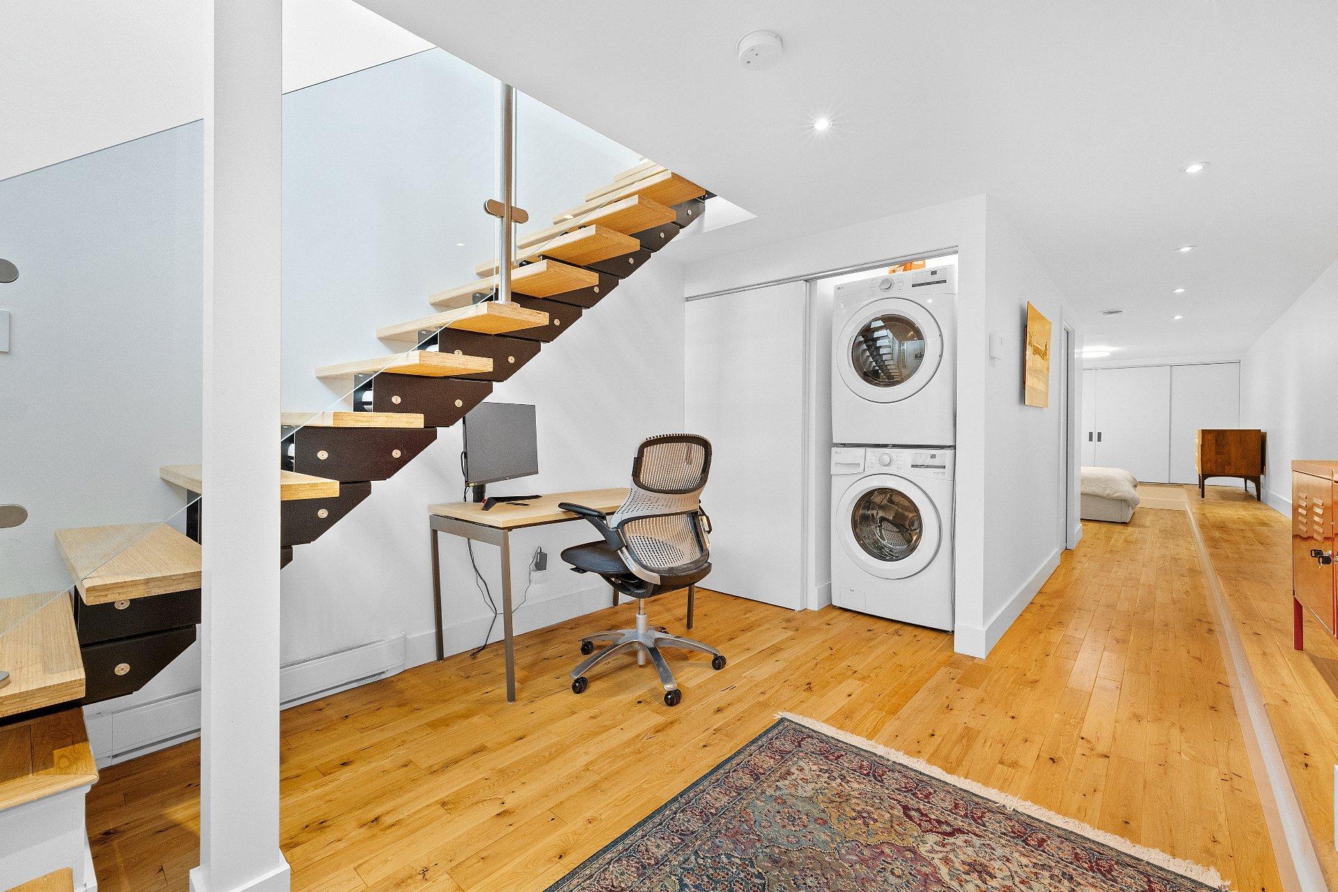 









1858


Rue Favard

,
Montréal (Le Sud-Ouest),




QC
H3K2H7

