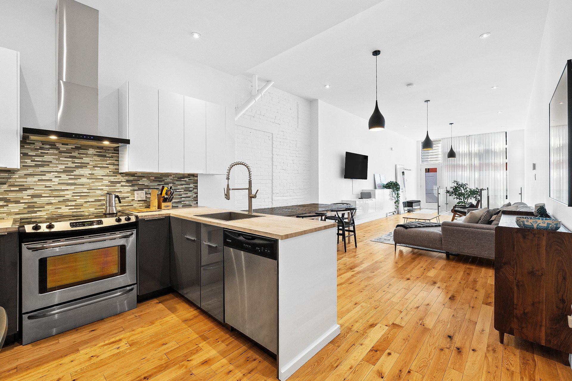 









1858


Rue Favard

,
Montréal (Le Sud-Ouest),




QC
H3K2H7

