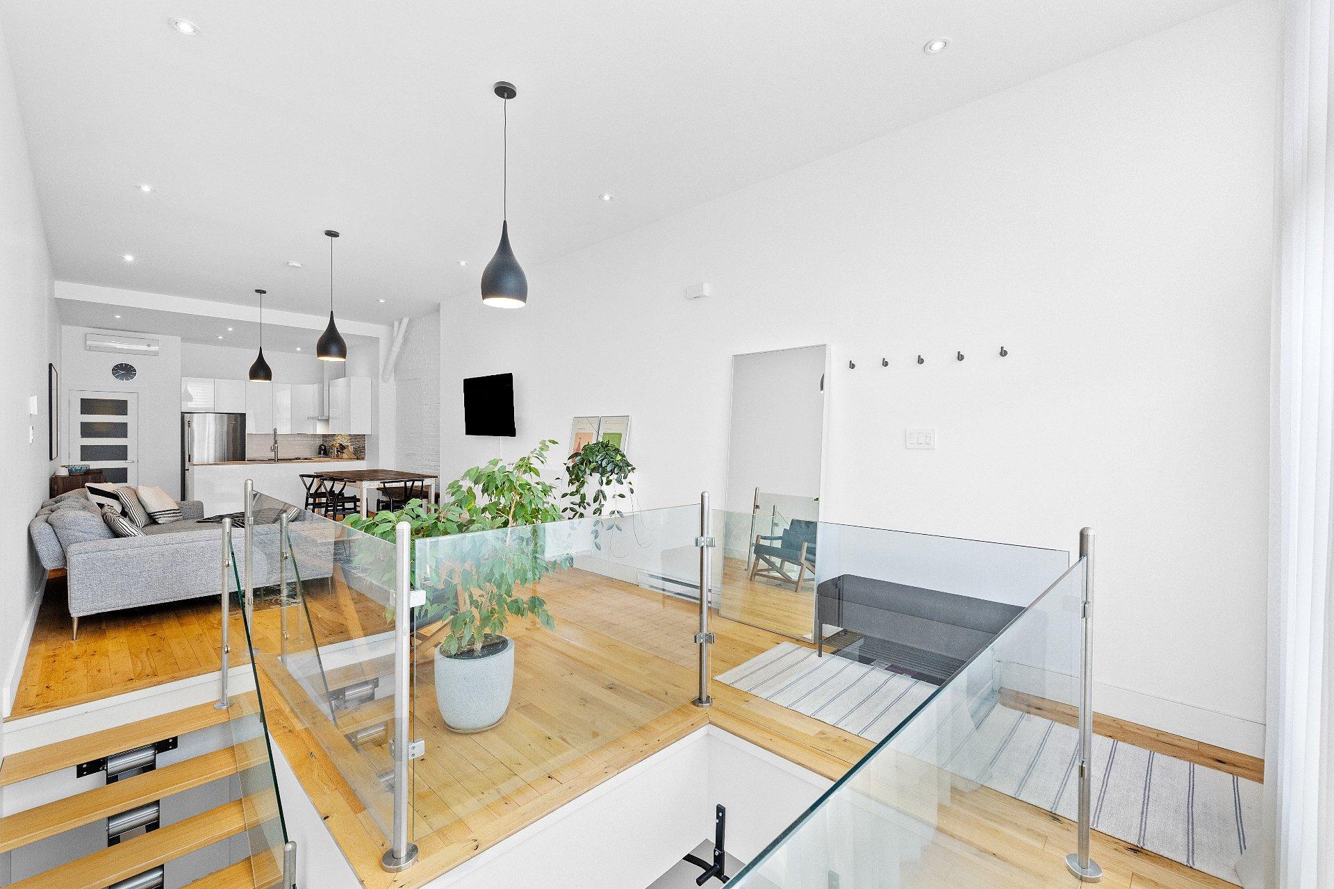 









1858


Rue Favard

,
Montréal (Le Sud-Ouest),




QC
H3K2H7

