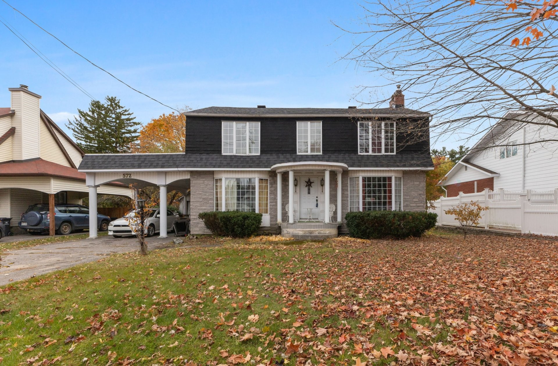 









572


Rue David

,
Gatineau (Buckingham),




QC
J8L2A7

