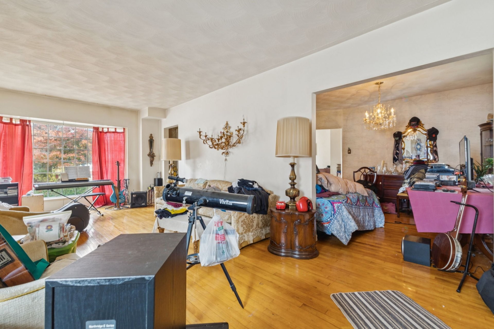 









572


Rue David

,
Gatineau (Buckingham),




QC
J8L2A7

