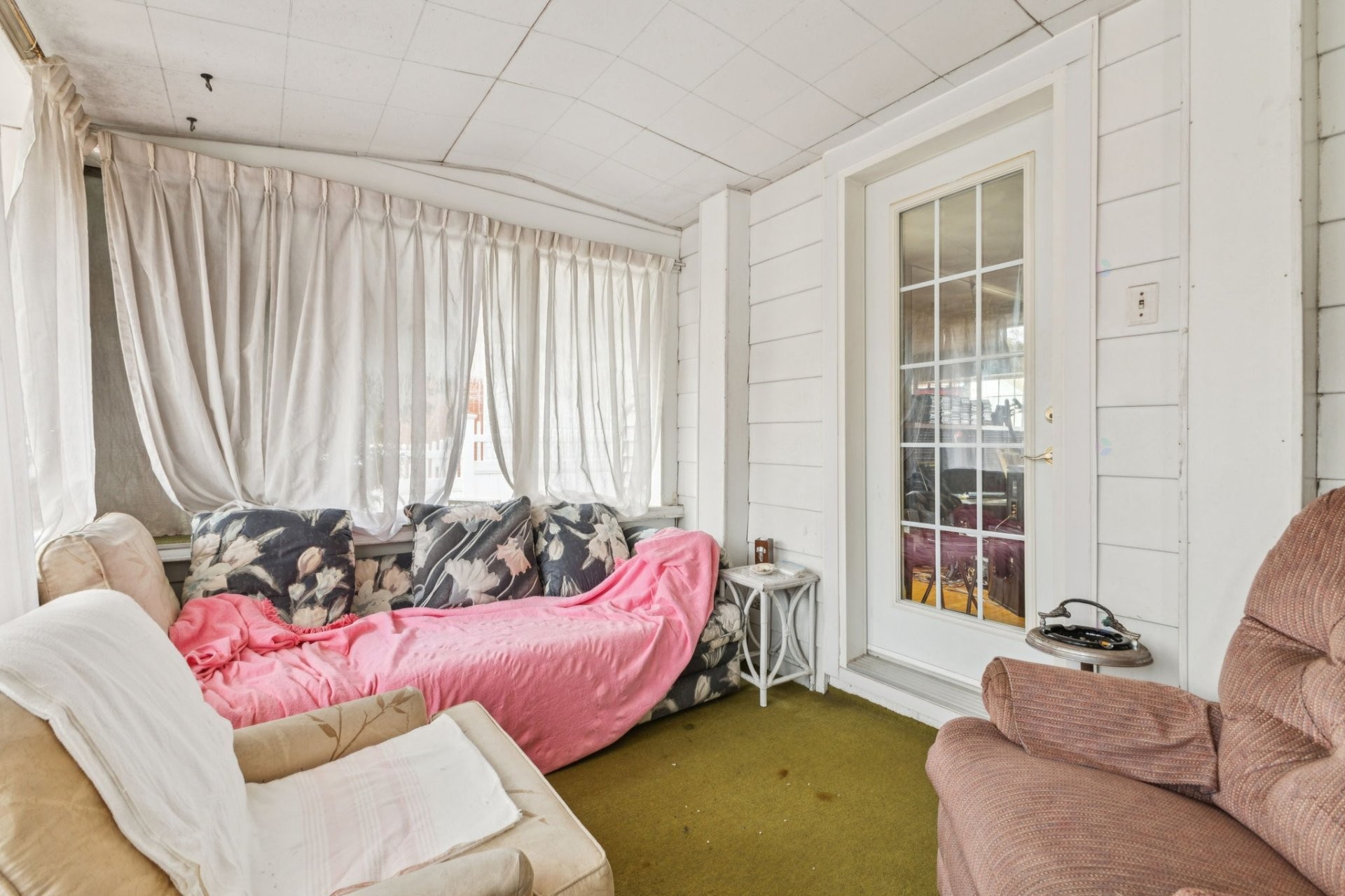 









572


Rue David

,
Gatineau (Buckingham),




QC
J8L2A7

