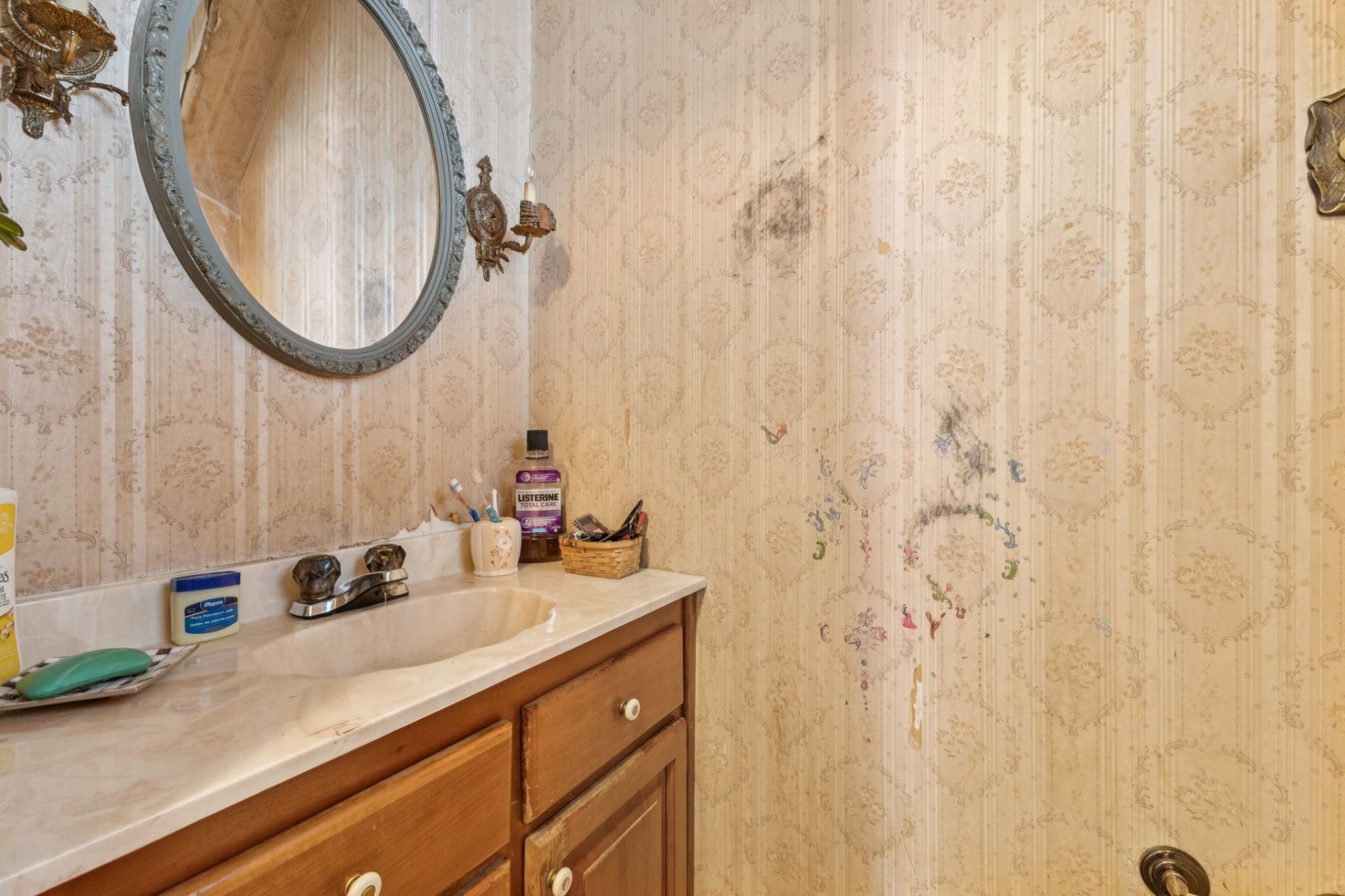 









572


Rue David

,
Gatineau (Buckingham),




QC
J8L2A7

