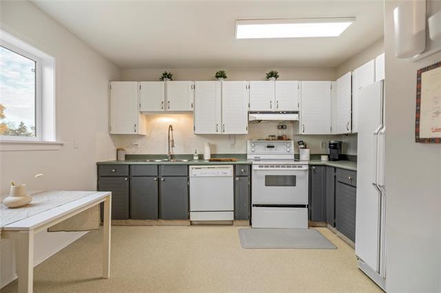 









43


Lamirande

PL,
Winnipeg,




MB
R3V 1S3

