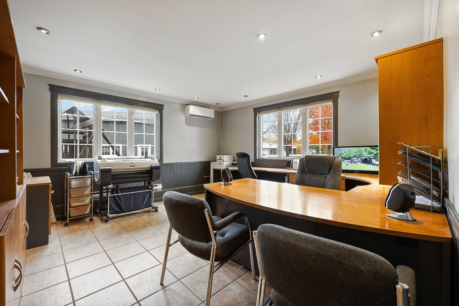 









2951Z


Rue Principale

,
Dunham,




QC
J0E1M0

