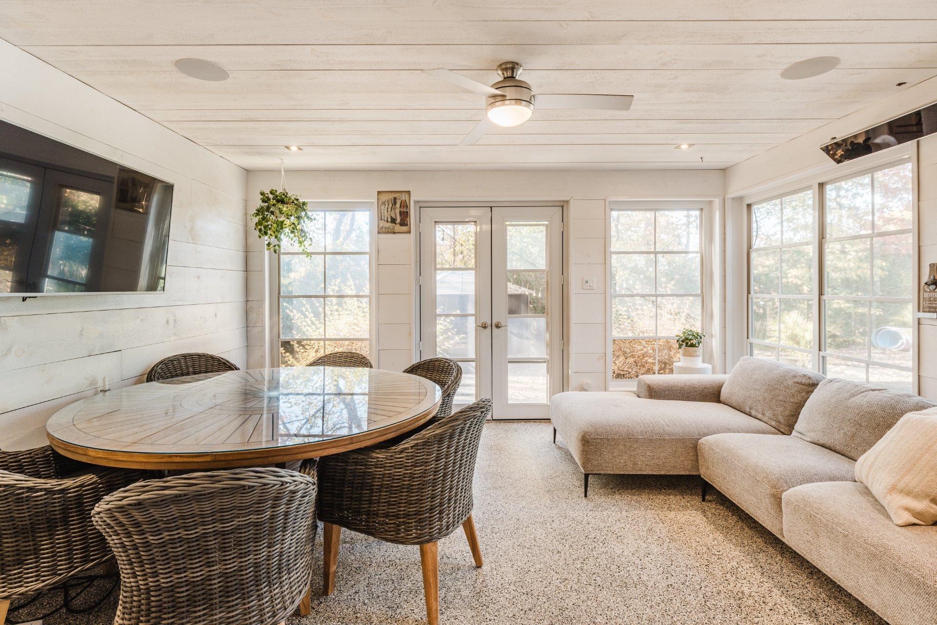 









2015


Rue Bellevue

,
Saint-Bruno-de-Montarville,




QC
J3V3X3

