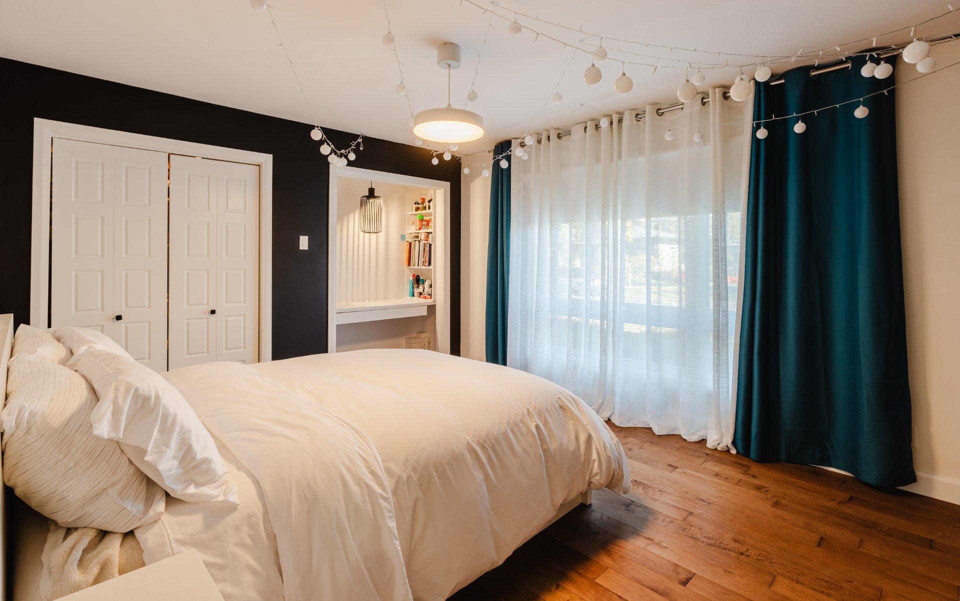 









2015


Rue Bellevue

,
Saint-Bruno-de-Montarville,




QC
J3V3X3

