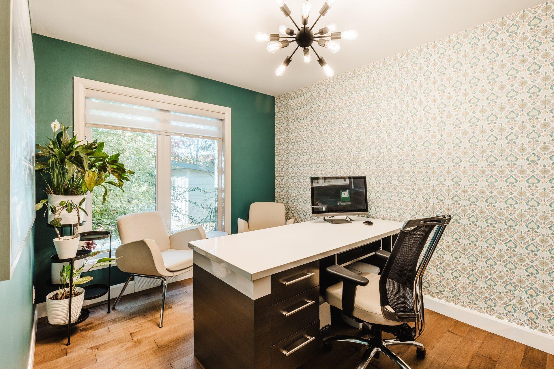 









2015


Rue Bellevue

,
Saint-Bruno-de-Montarville,




QC
J3V3X3

