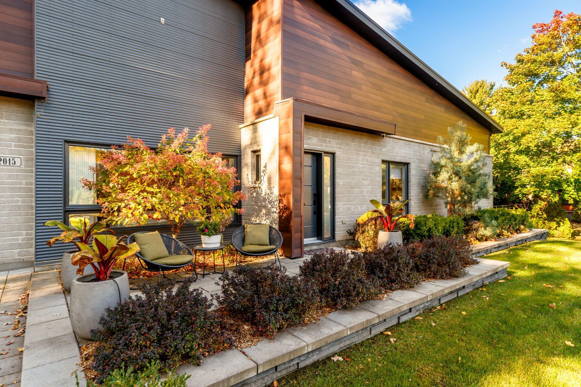 









2015


Rue Bellevue

,
Saint-Bruno-de-Montarville,




QC
J3V3X3

