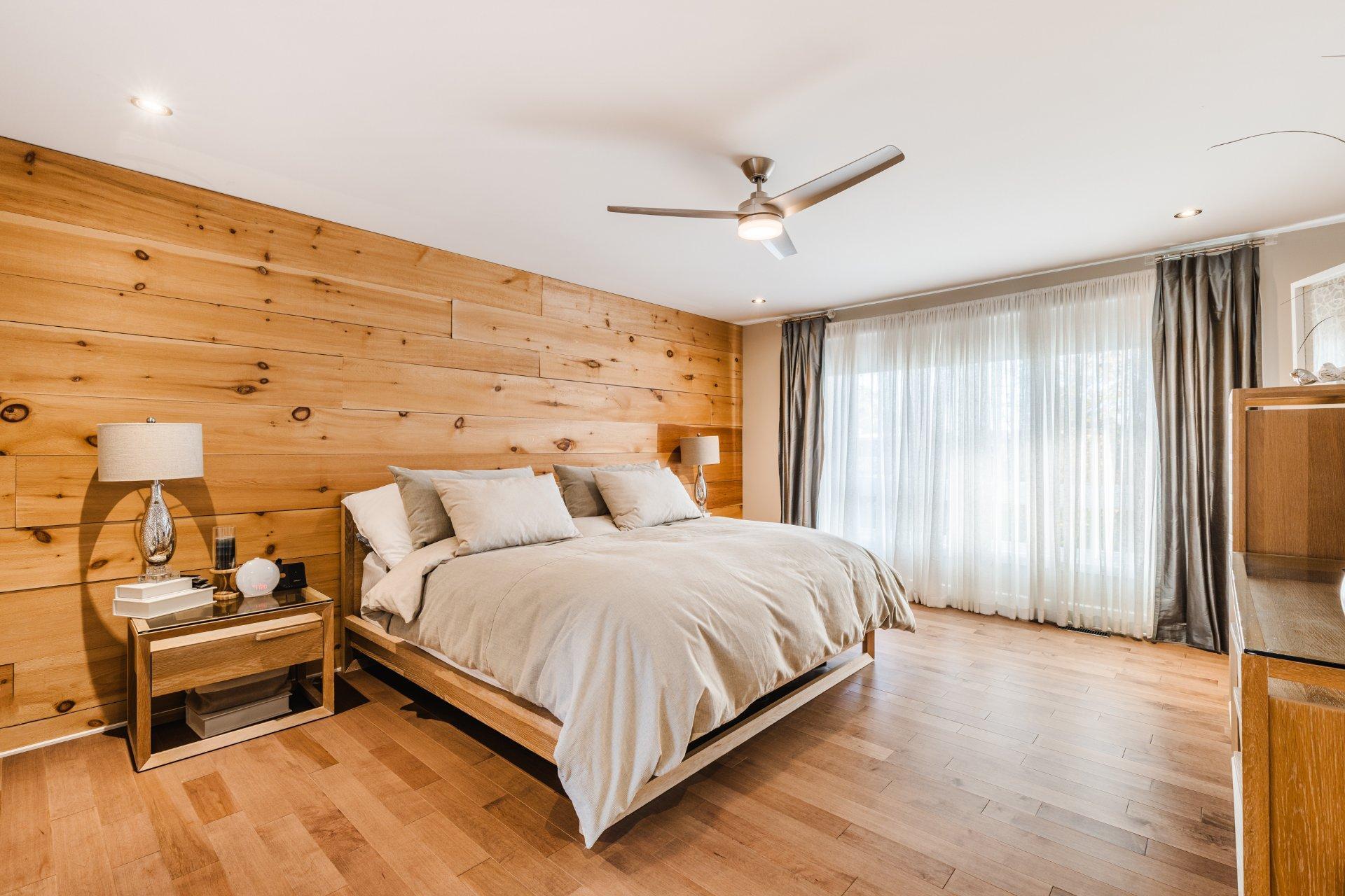 









2015


Rue Bellevue

,
Saint-Bruno-de-Montarville,




QC
J3V3X3

