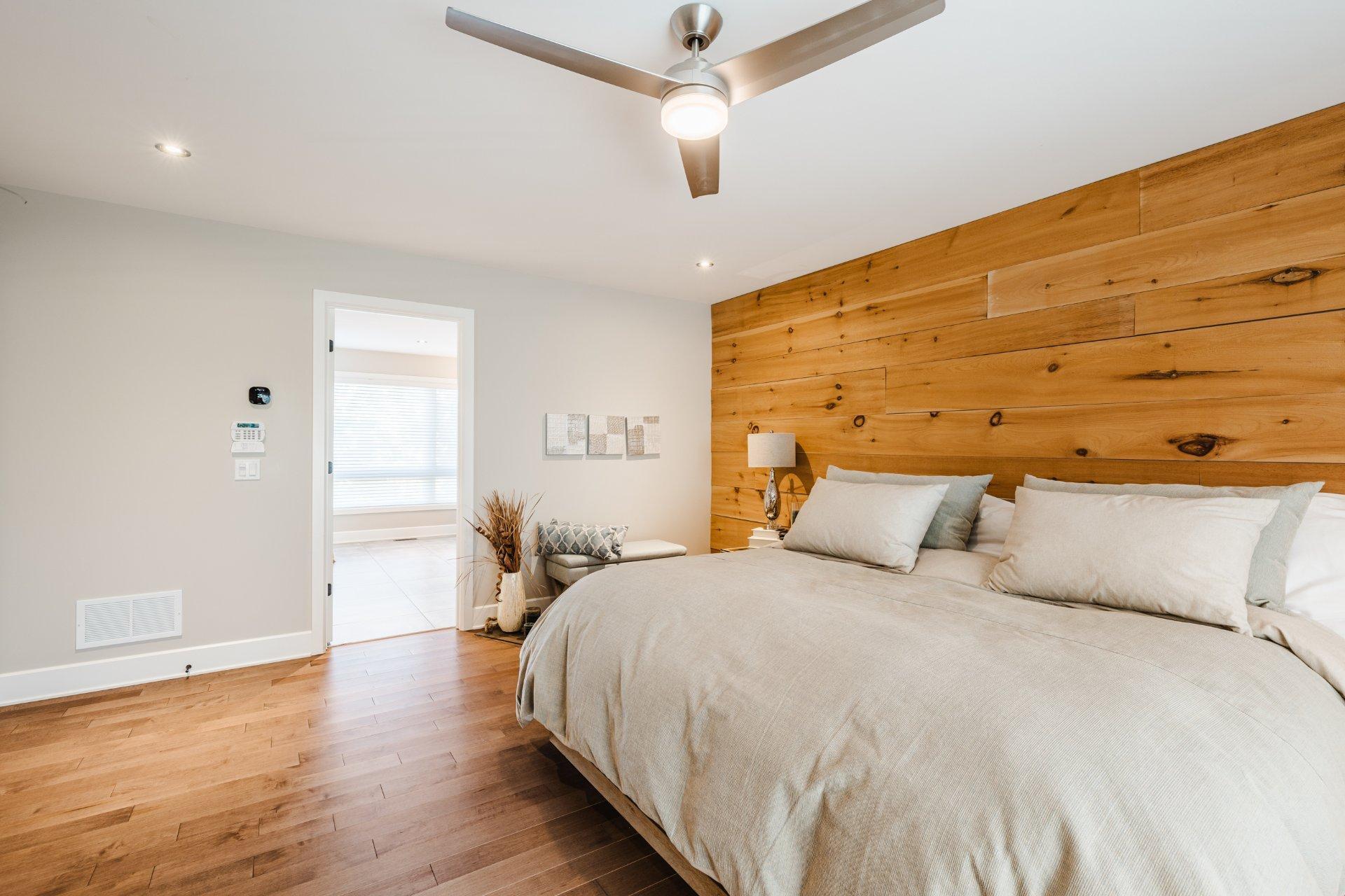 









2015


Rue Bellevue

,
Saint-Bruno-de-Montarville,




QC
J3V3X3

