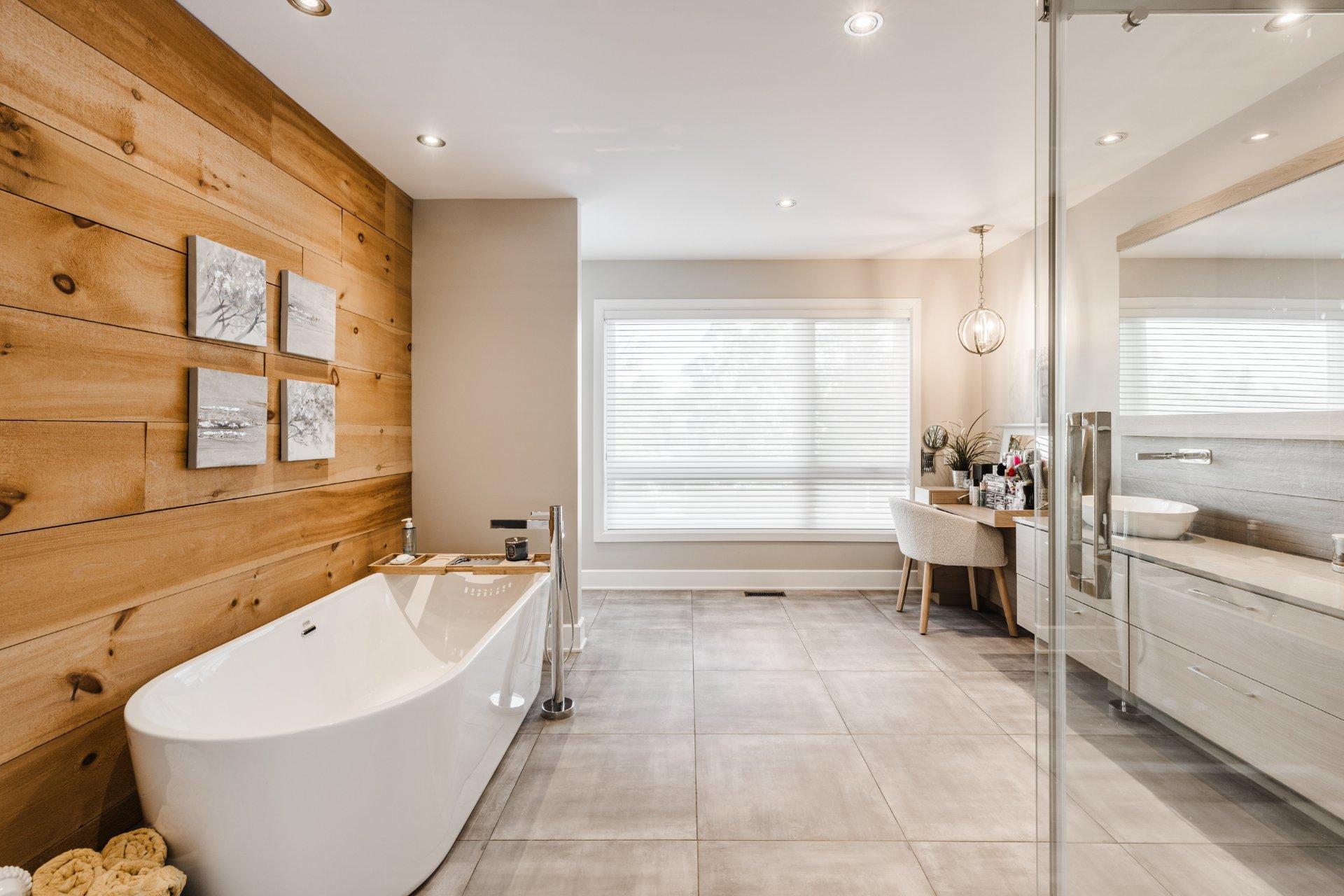 









2015


Rue Bellevue

,
Saint-Bruno-de-Montarville,




QC
J3V3X3

