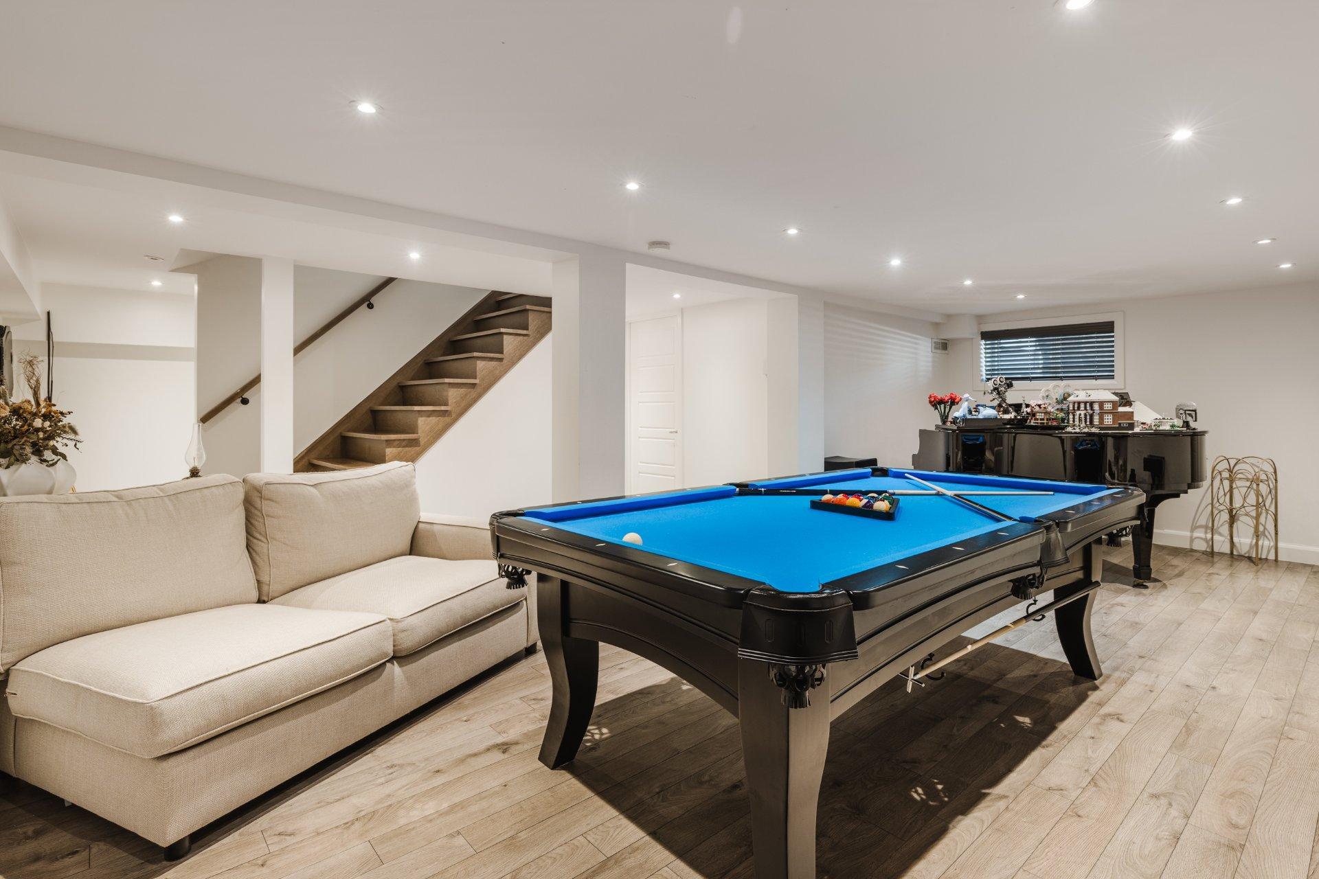 









2015


Rue Bellevue

,
Saint-Bruno-de-Montarville,




QC
J3V3X3

