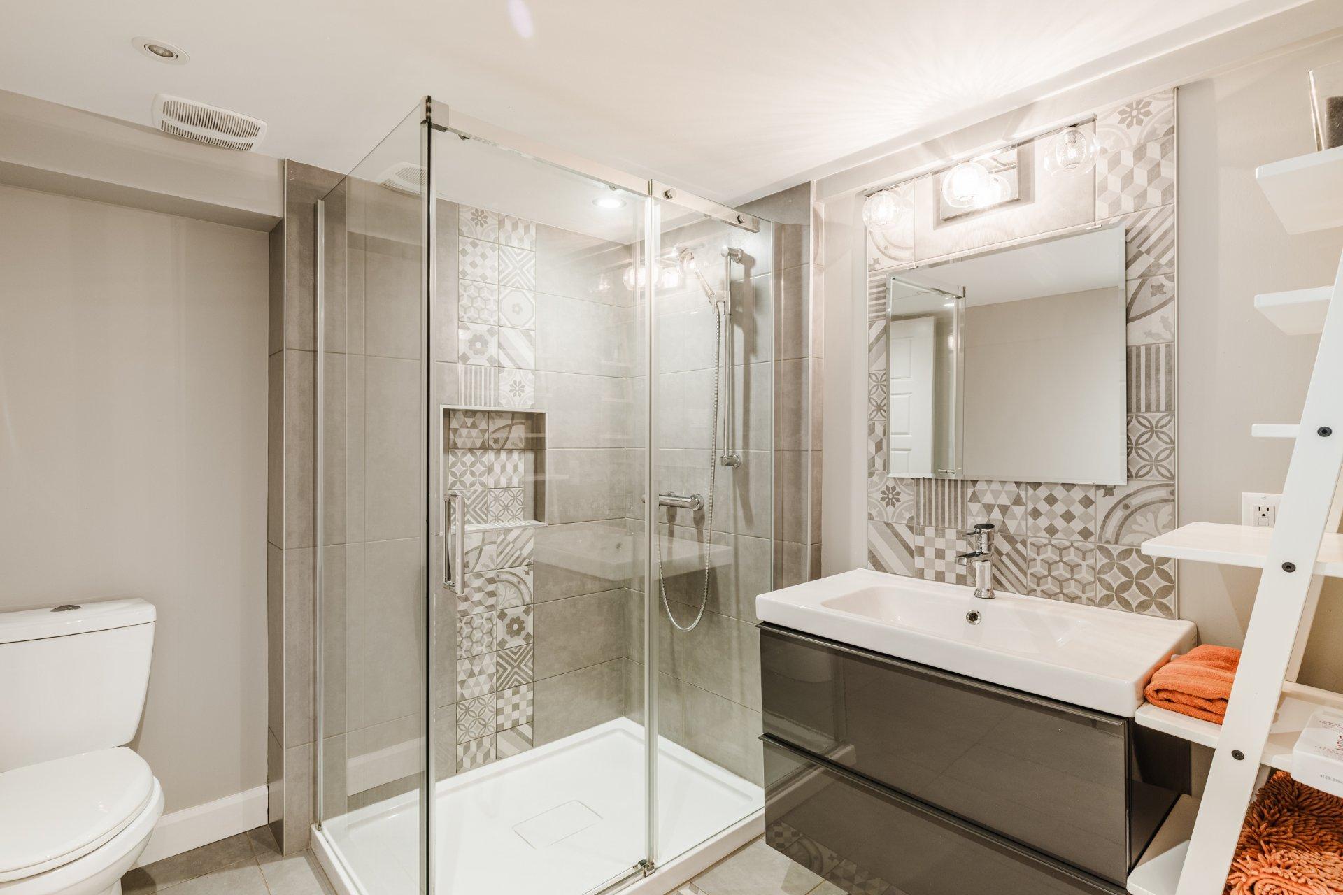 









2015


Rue Bellevue

,
Saint-Bruno-de-Montarville,




QC
J3V3X3

