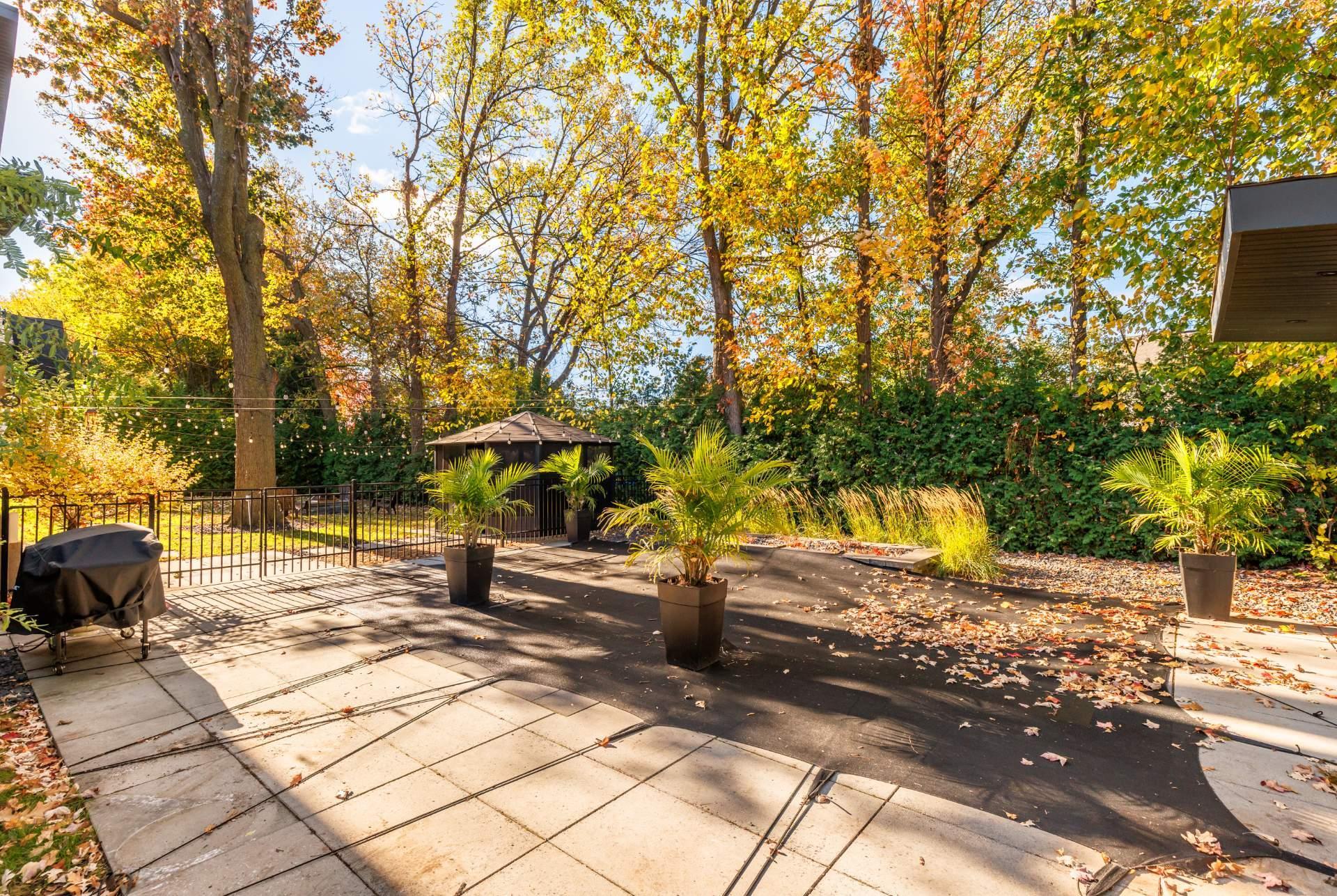 









2015


Rue Bellevue

,
Saint-Bruno-de-Montarville,




QC
J3V3X3

