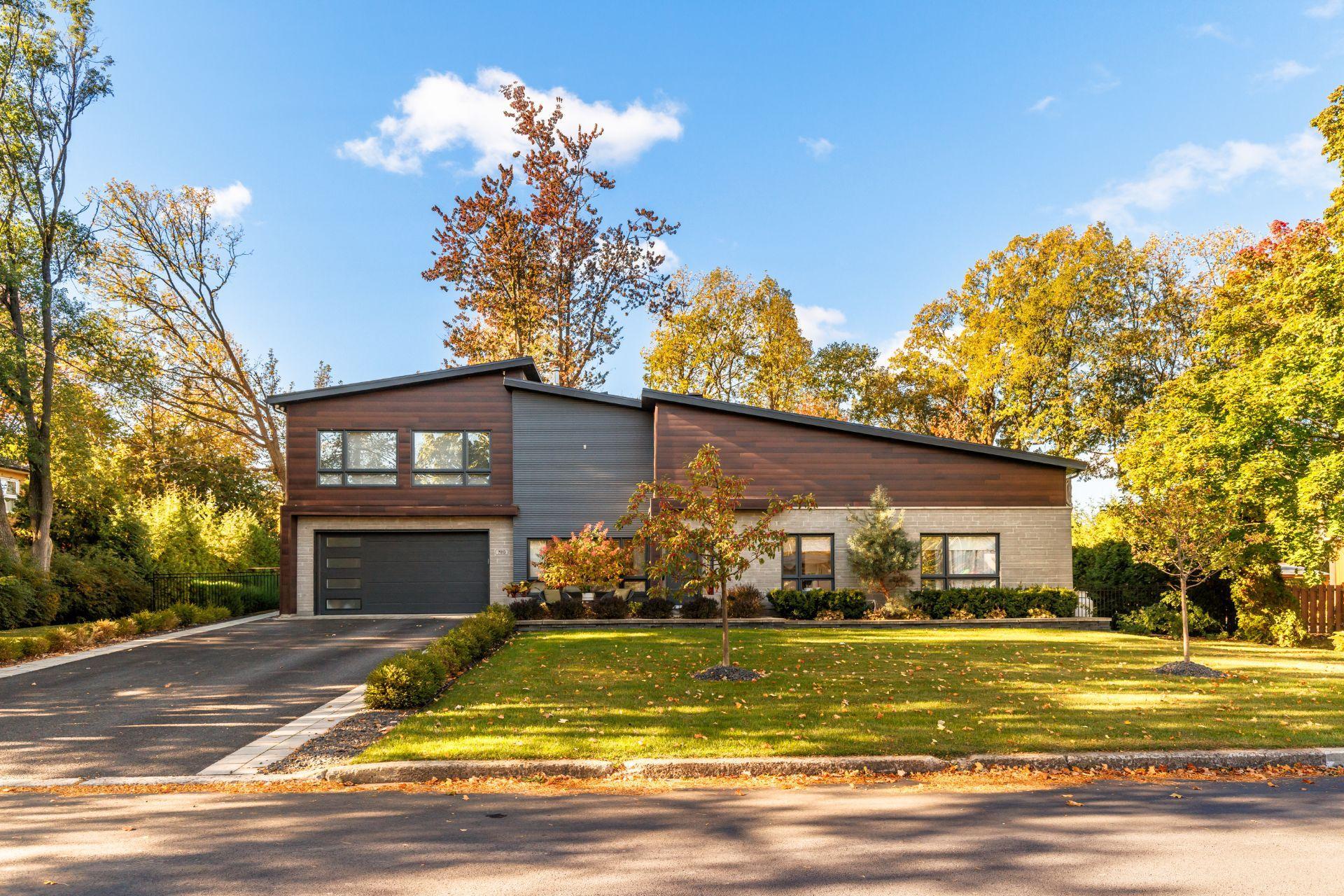 









2015


Rue Bellevue

,
Saint-Bruno-de-Montarville,




QC
J3V3X3

