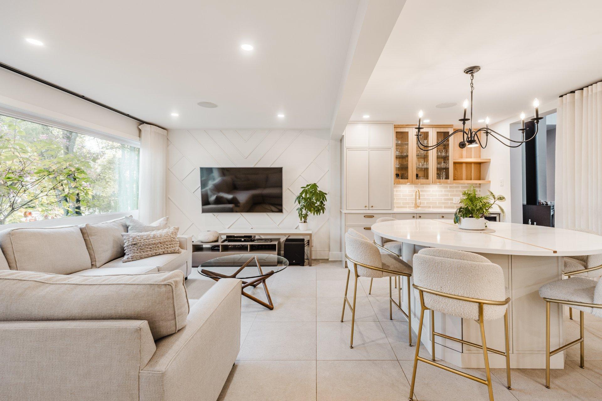 









2015


Rue Bellevue

,
Saint-Bruno-de-Montarville,




QC
J3V3X3

