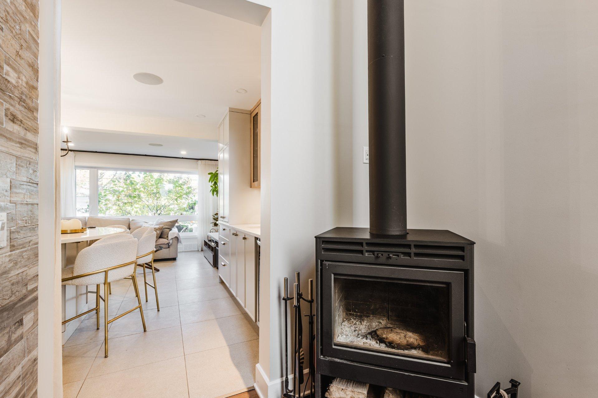 









2015


Rue Bellevue

,
Saint-Bruno-de-Montarville,




QC
J3V3X3

