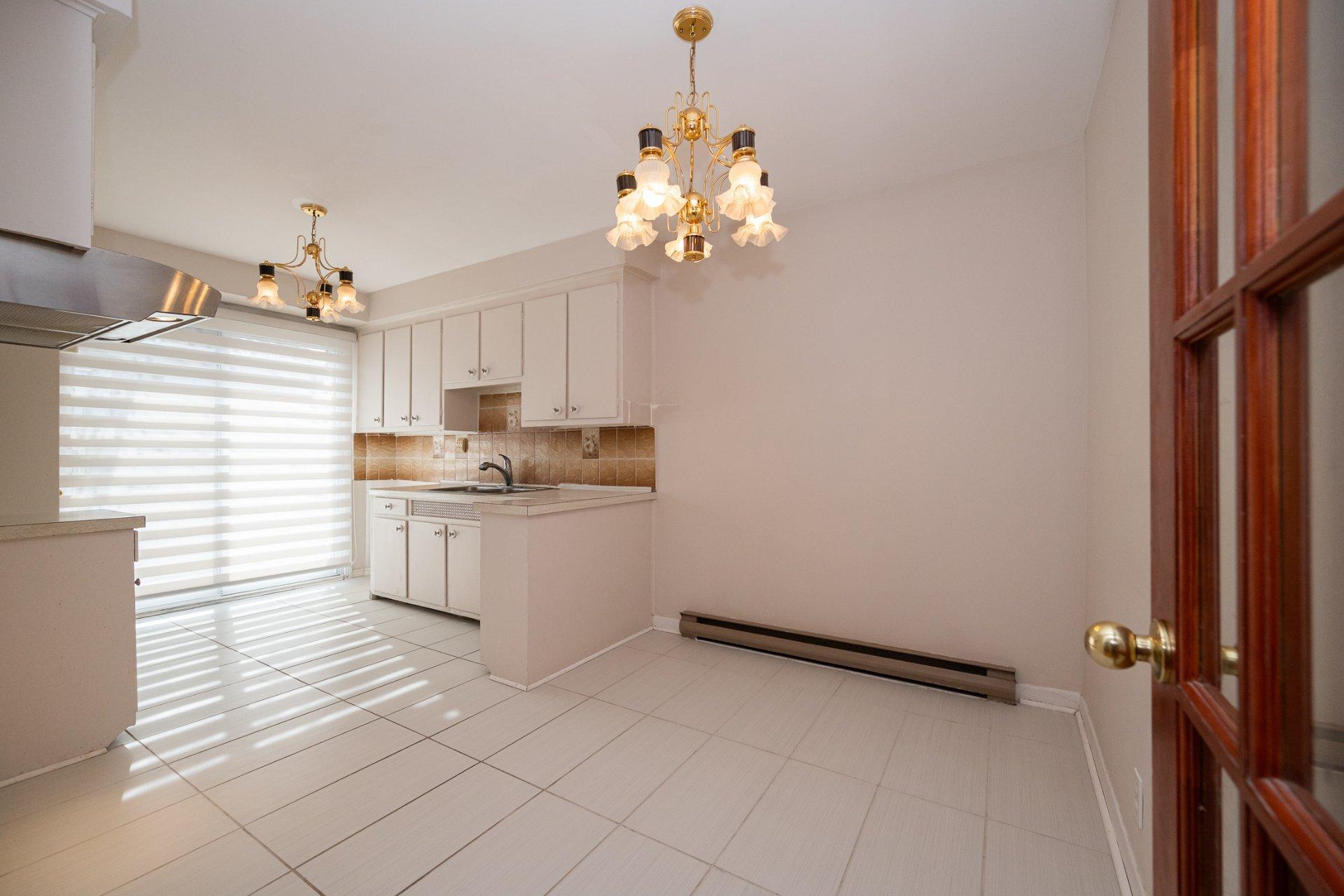 









1046

 - 1048


Rue Mill Hill

,
Laval (Chomedey),




QC
H7W1P4

