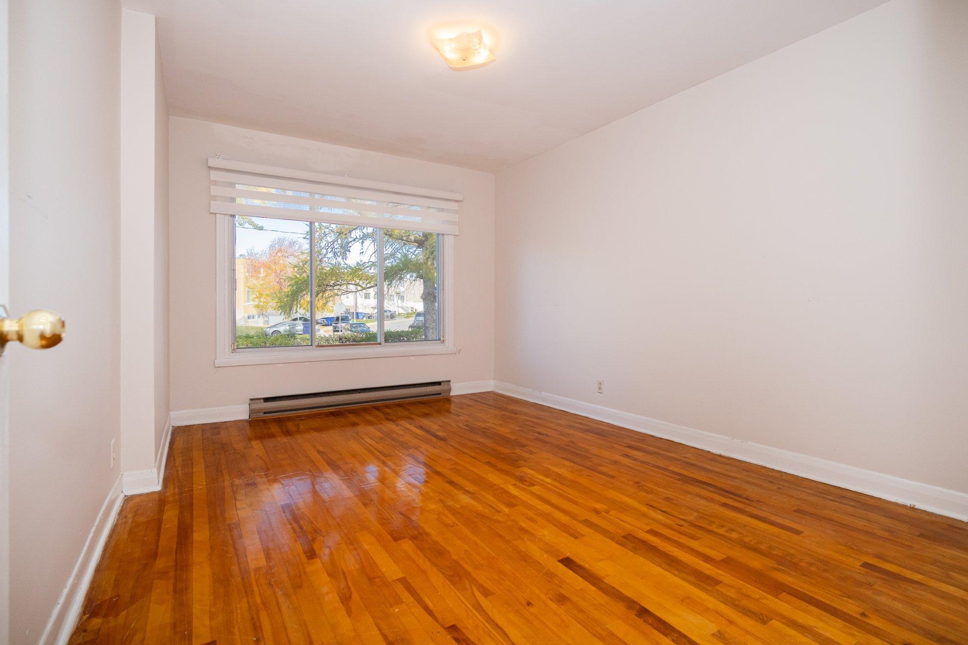 









1046

 - 1048


Rue Mill Hill

,
Laval (Chomedey),




QC
H7W1P4

